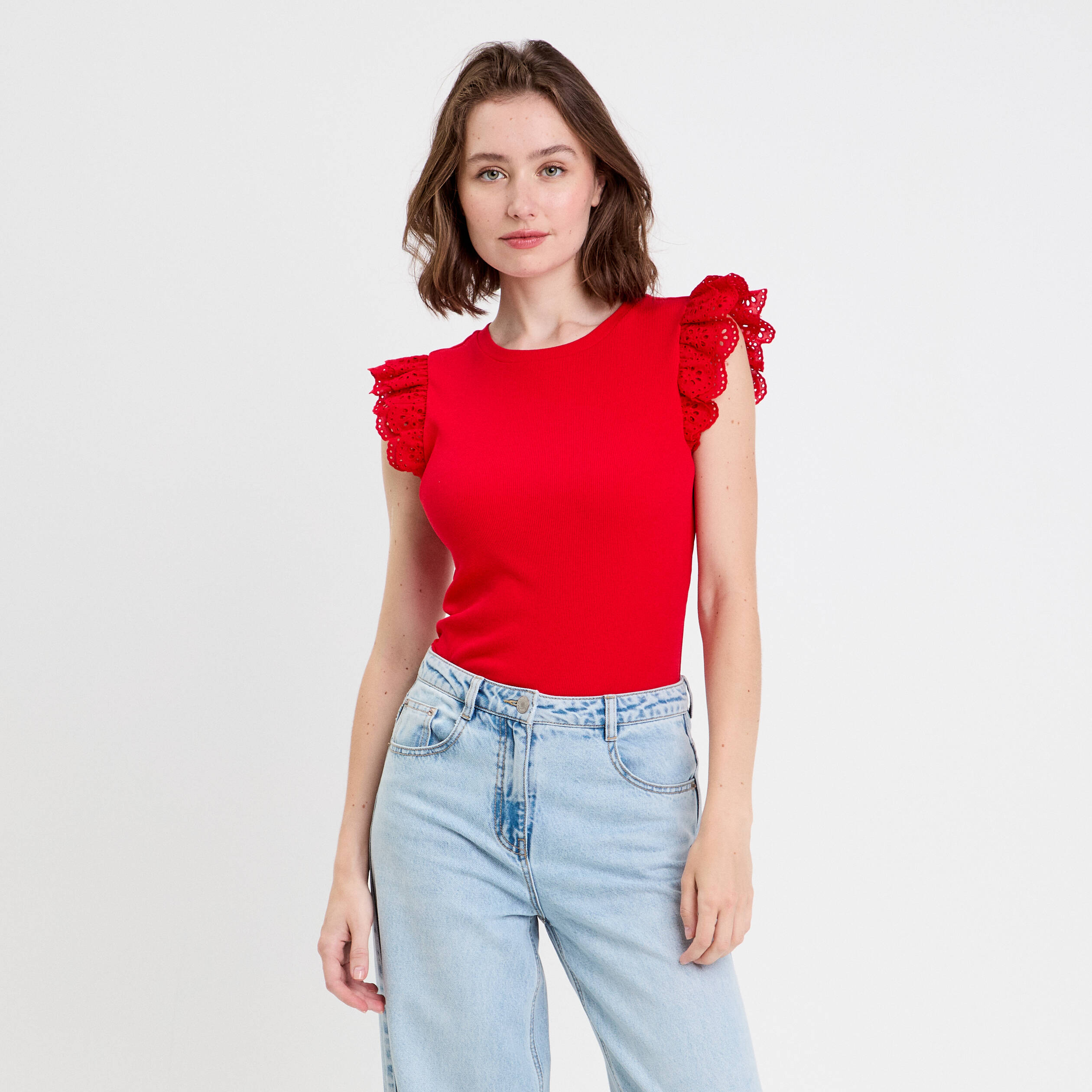 debardeur volants brodes rouge femme Débardeur volants brodés rouge femme