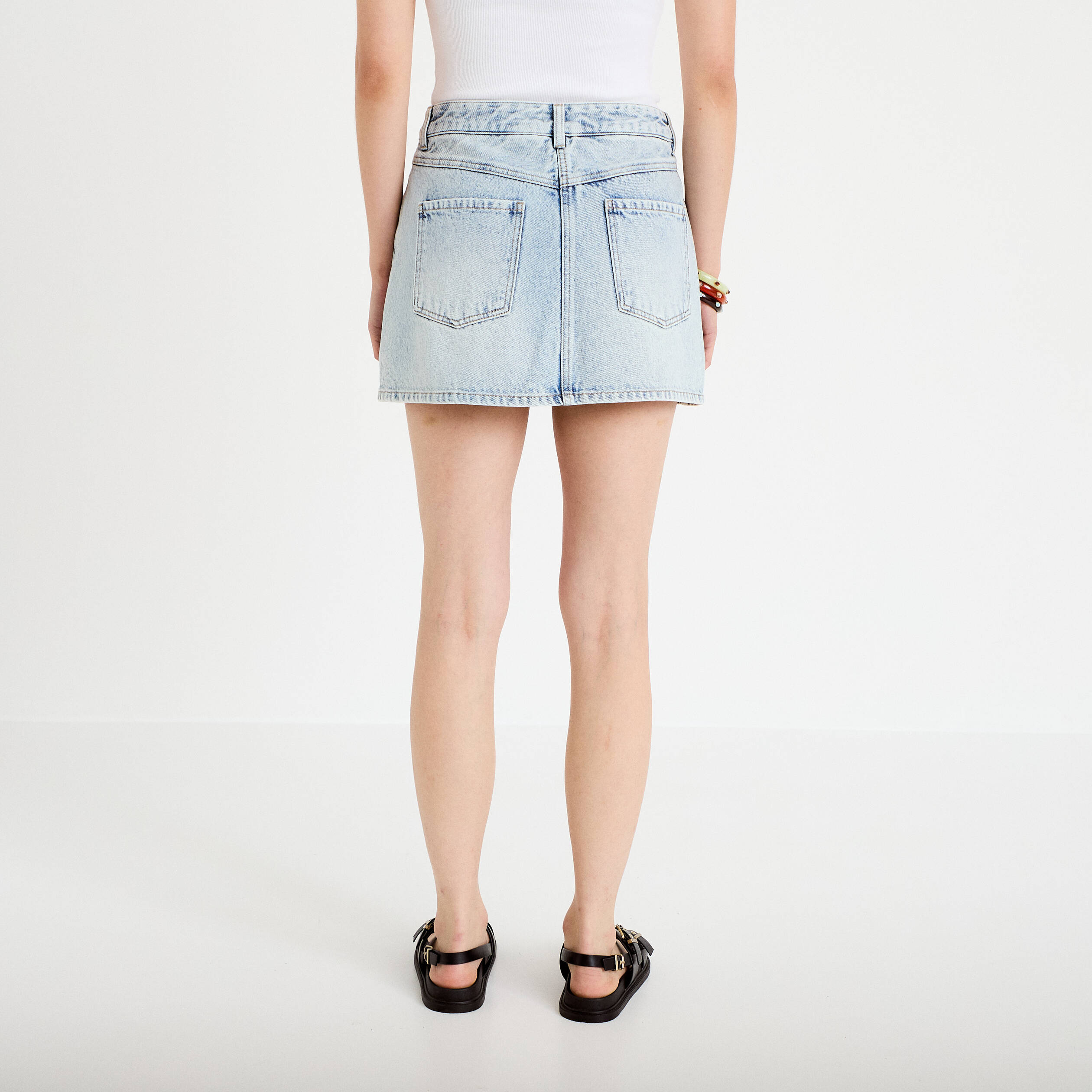 Jupe-short droite en jean denim bleach femme