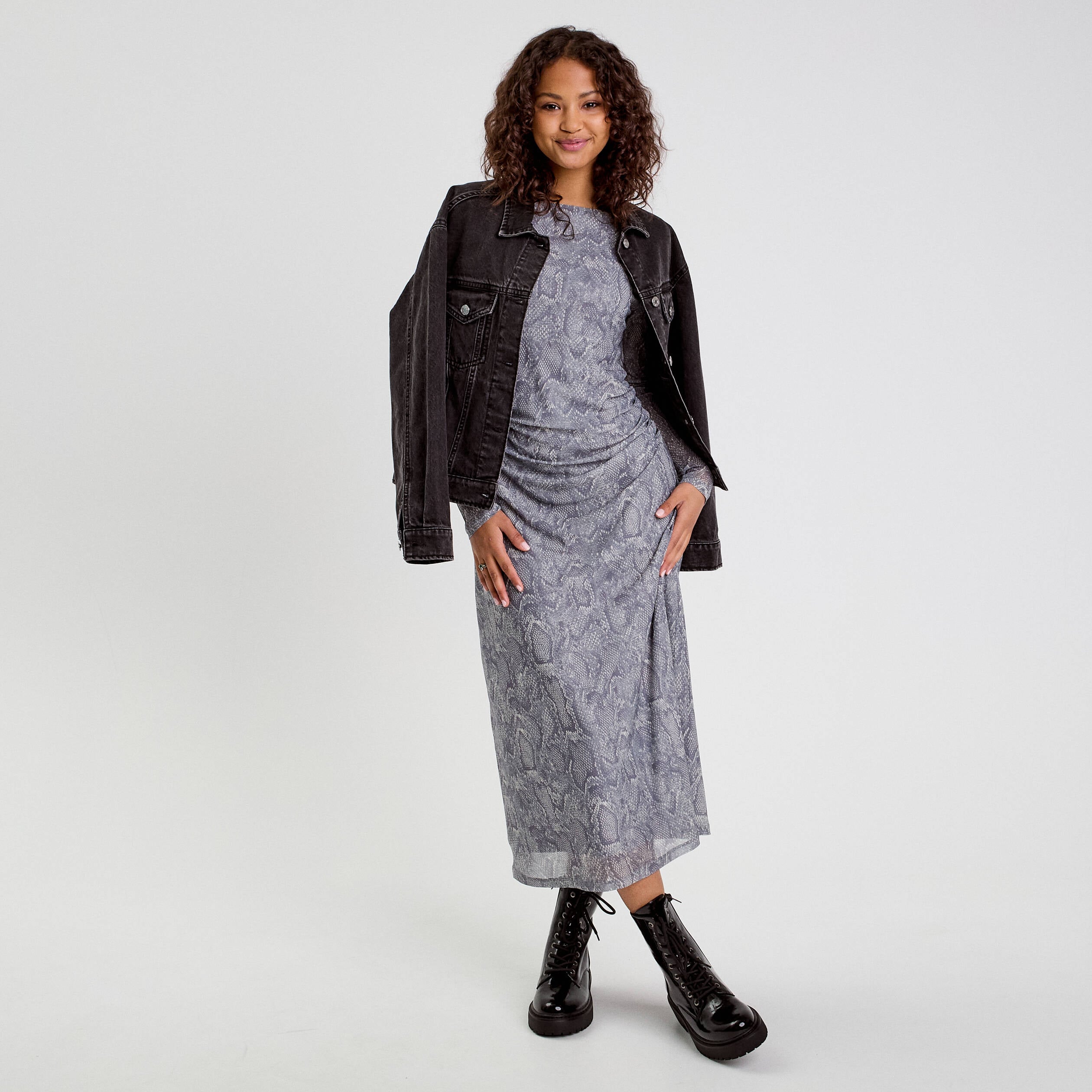 Robe longue ajust&eacute;e fronces bleu gris femme