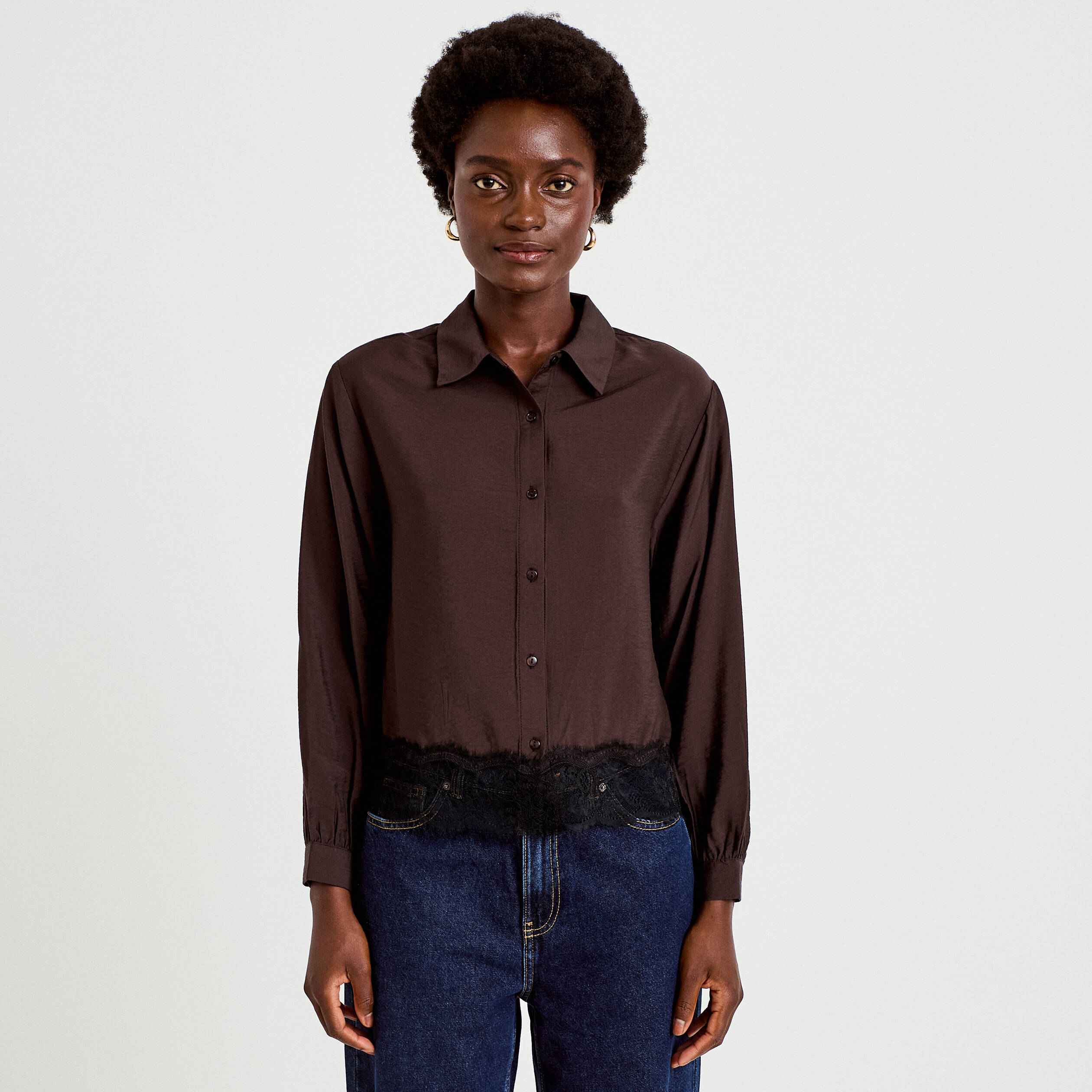 Chemise droite manches longues dentelle marron fonc&eacute; femme