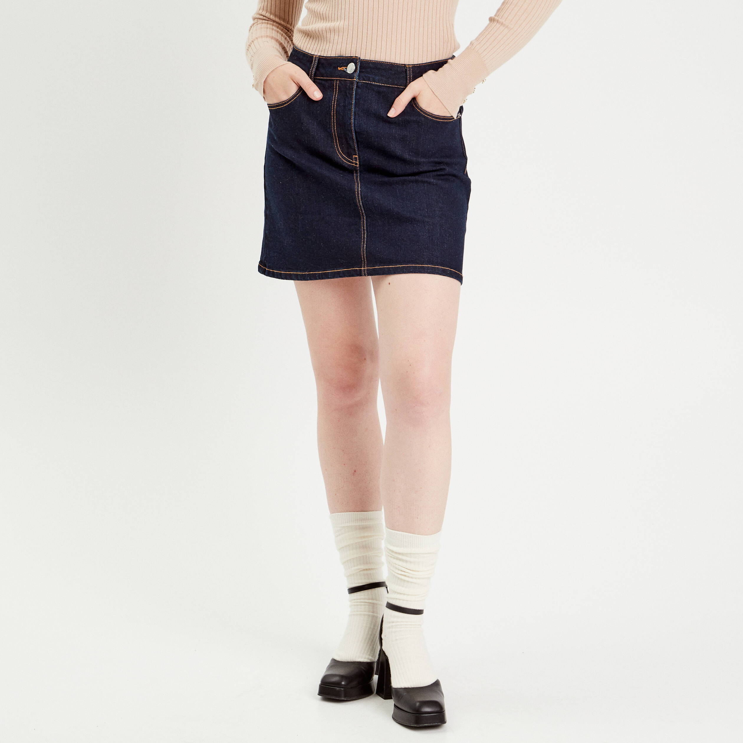 jupe droite courte en jean denim brut femme Jupe droite courte en jean denim brut femme