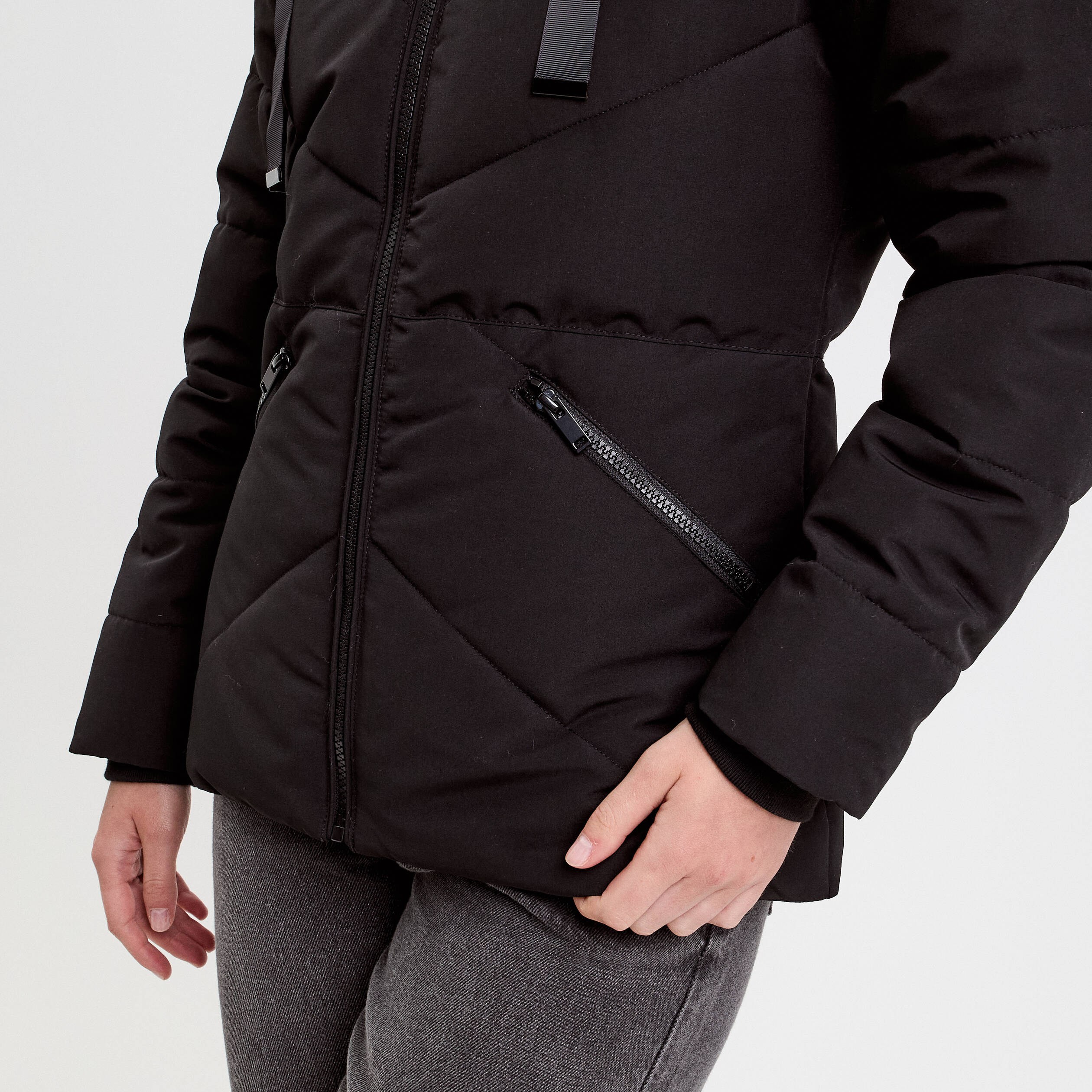 Doudoune cintr&eacute;e &agrave; capuche noir femme