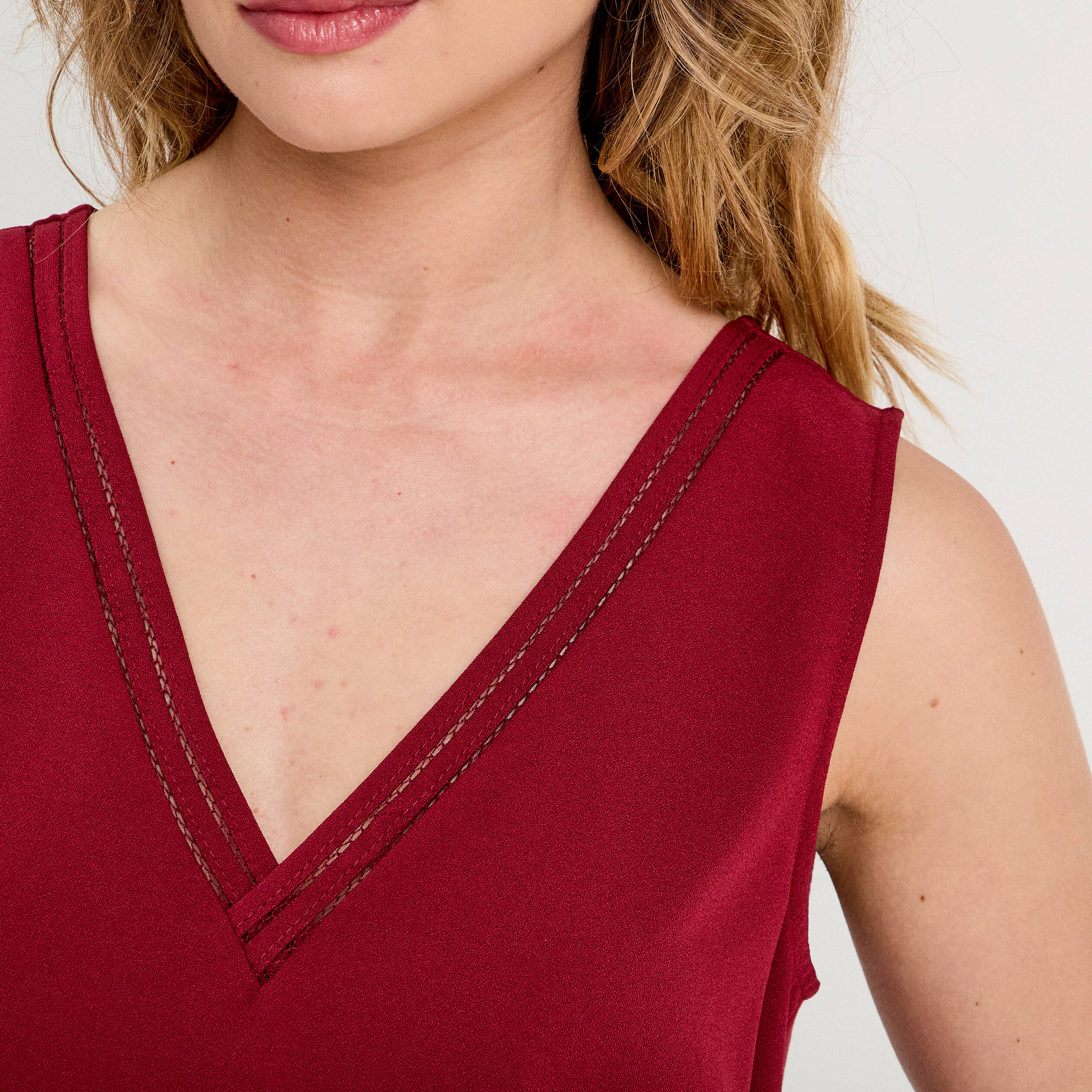 debardeur sans manches rouge fonce femme Débardeur sans manches rouge foncé femme