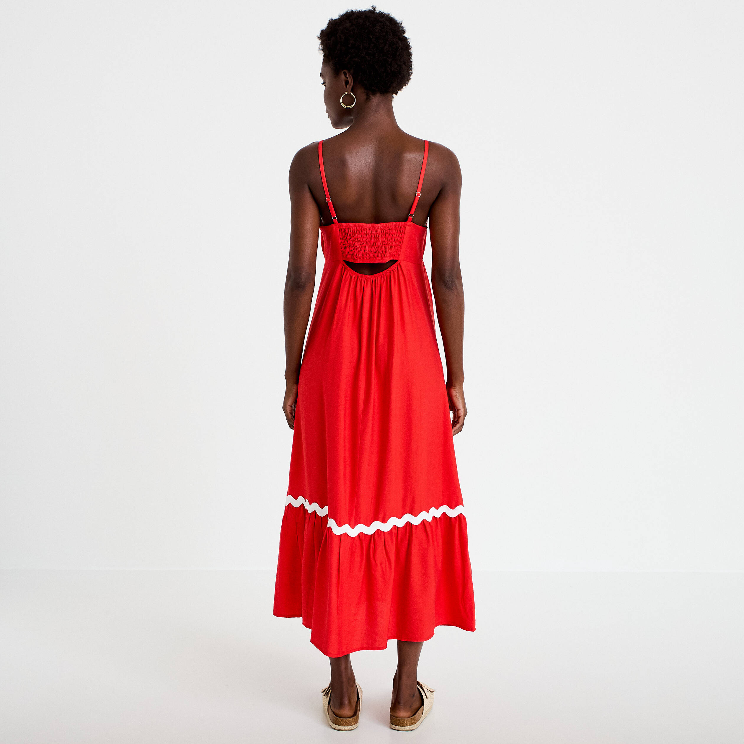 Robe longue &eacute;vas&eacute;e col v cr&ecirc;pe rouge femme