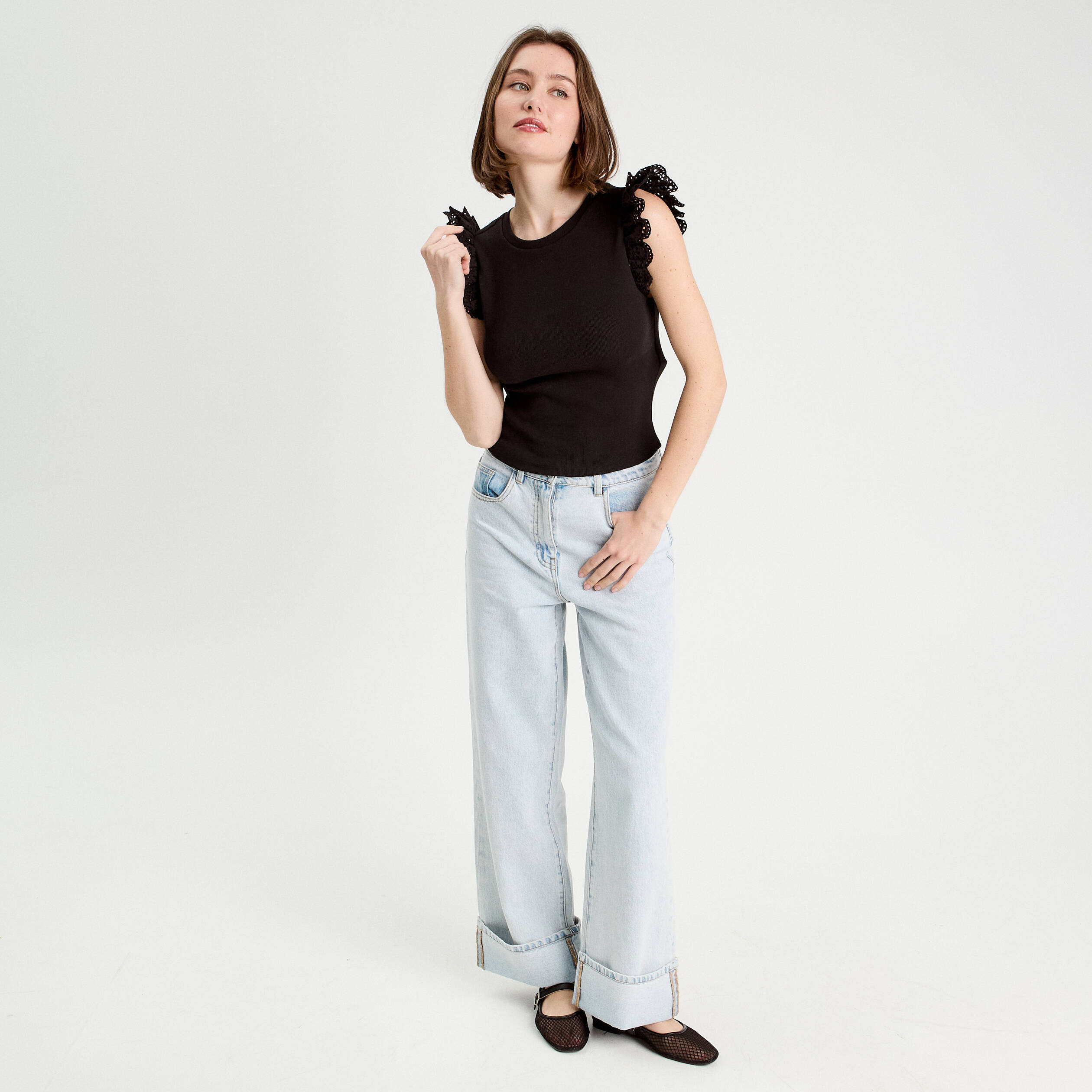 debardeur volants brodes noir femme Débardeur volants brodés noir femme