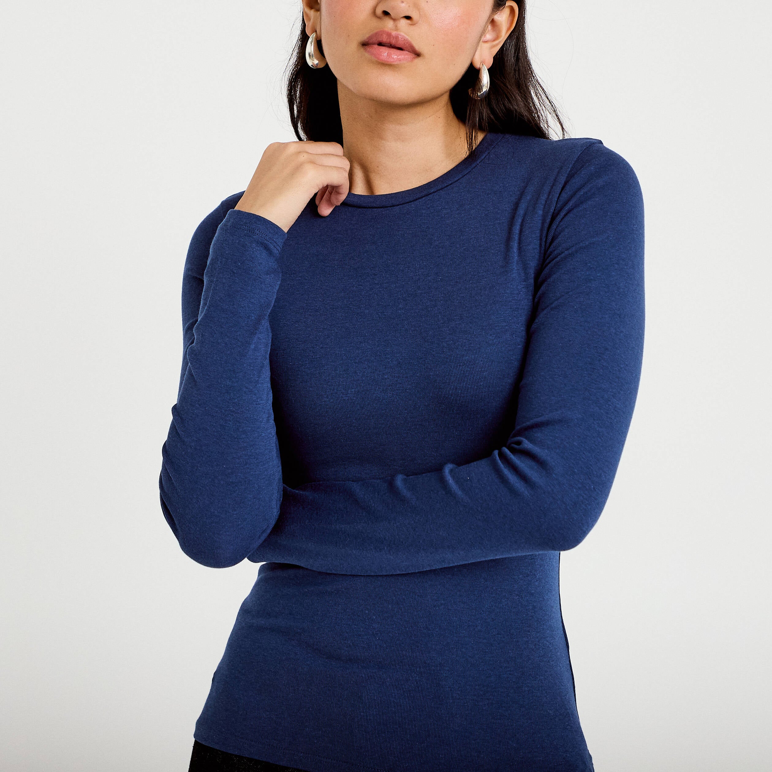 T-shirt cintr&eacute; col rond manches longues bleu fonc&eacute; femme