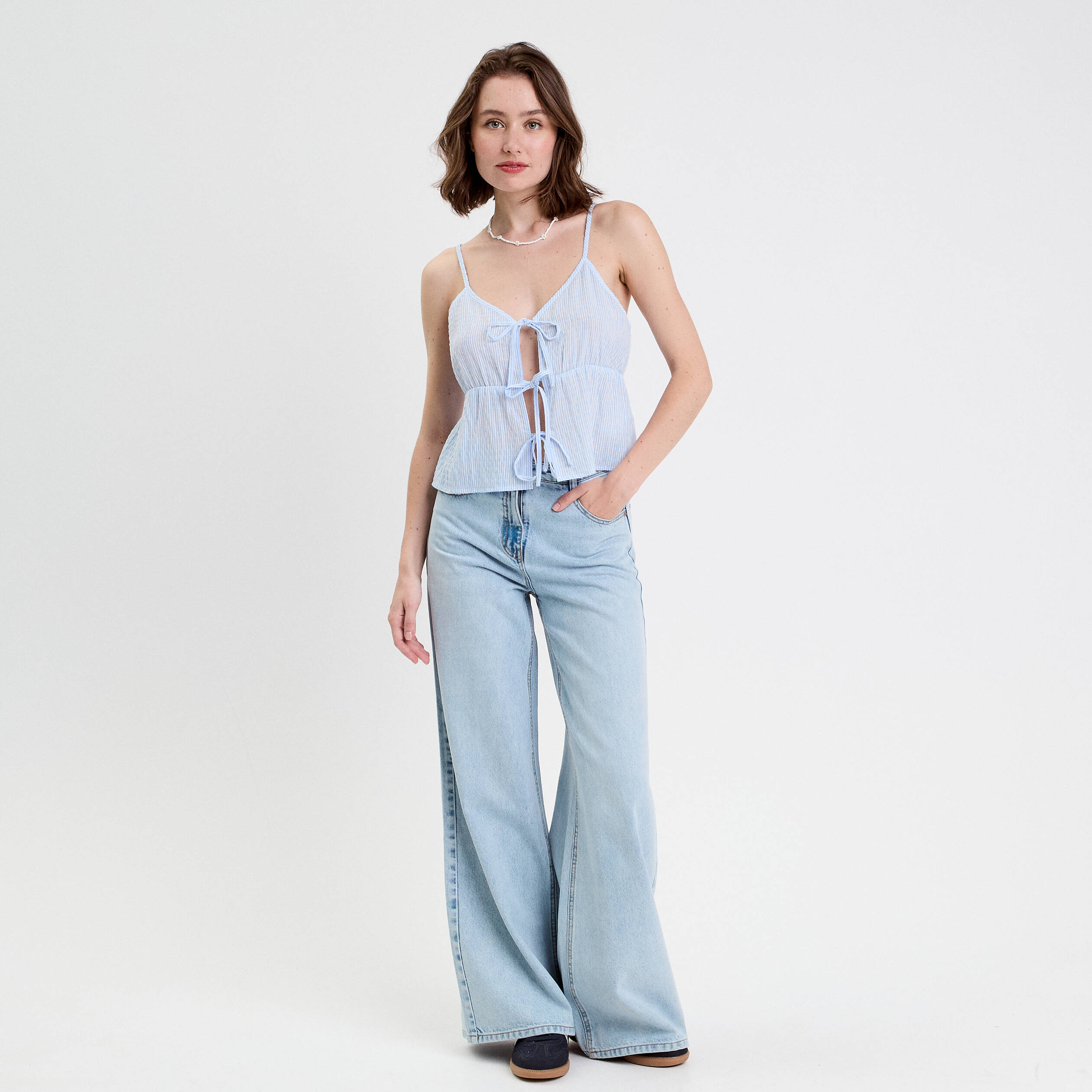 debardeur court decollete noeuds beige femme Débardeur court décolleté noeuds beige femme