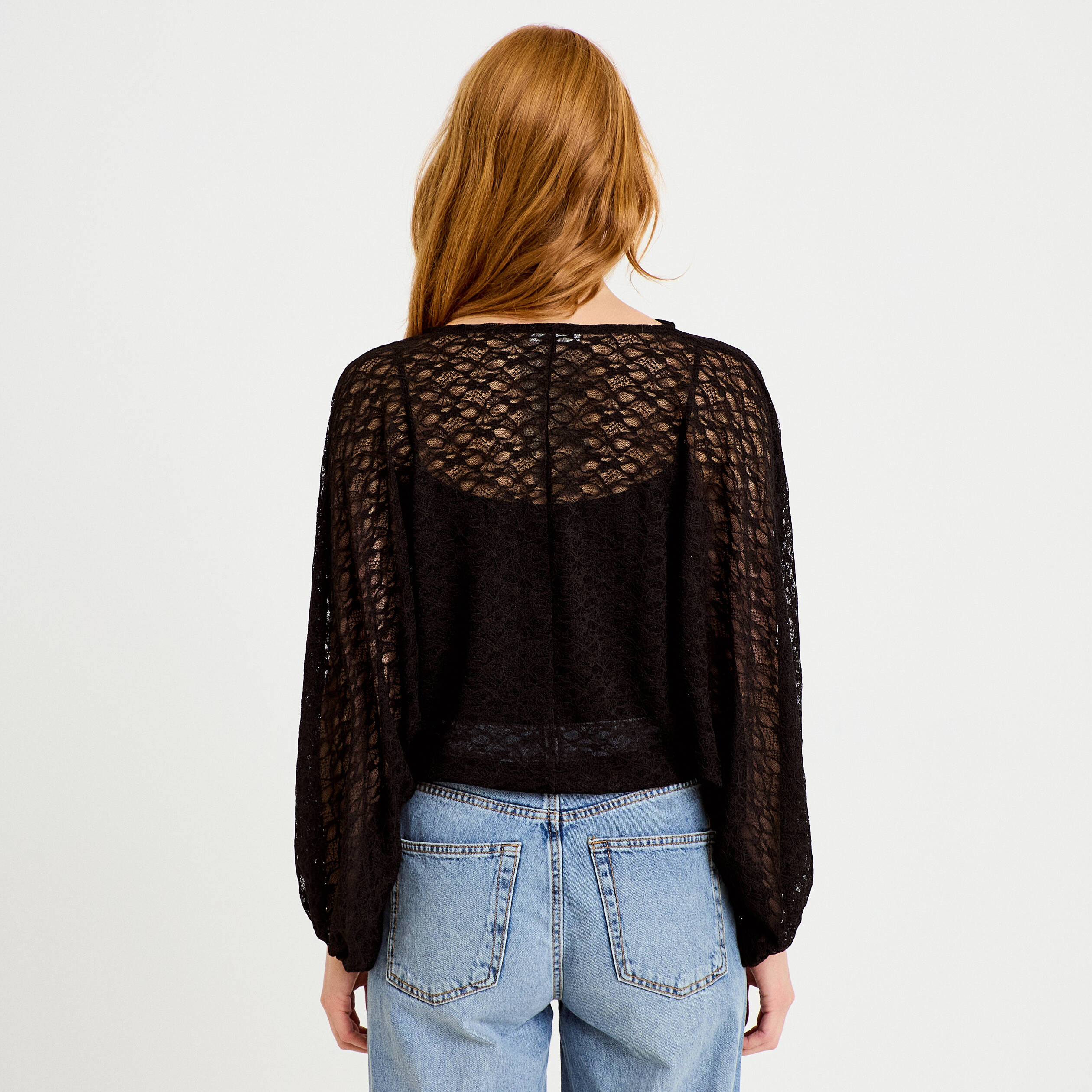 Blouse dentelle col rond manches longues noir femme