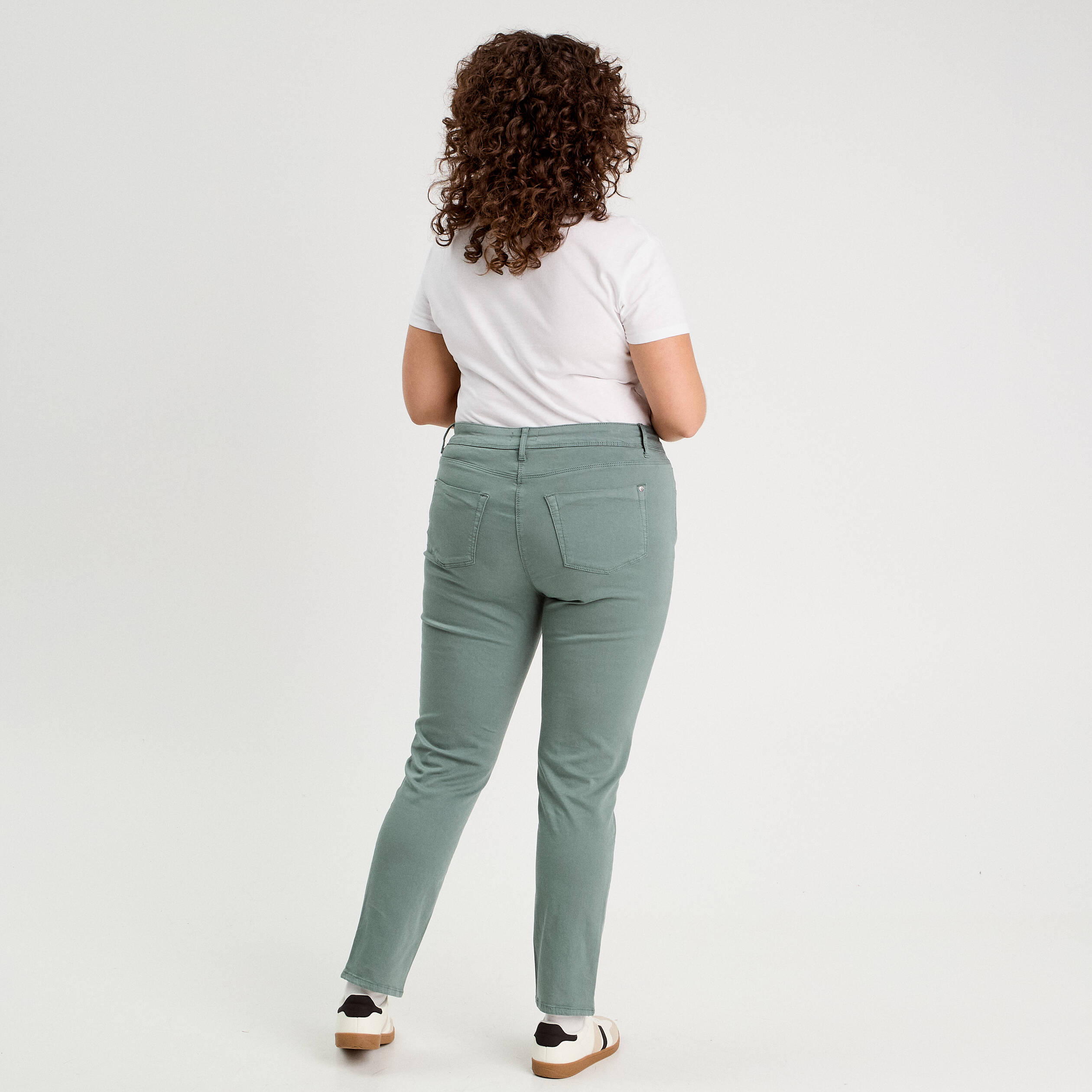 jeans slim 5 poches vert fonce femme Jeans slim 5 poches vert foncé femme