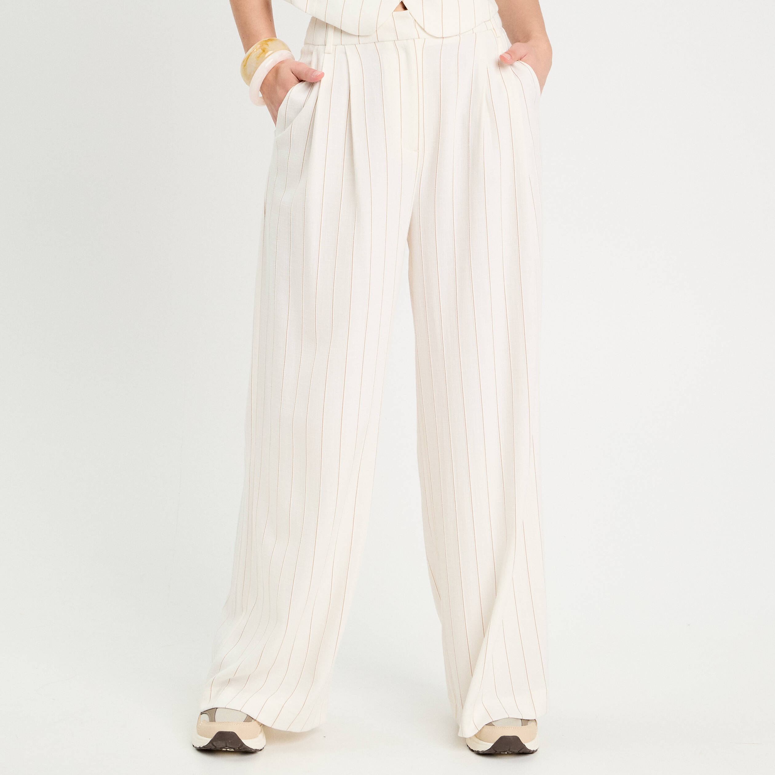 pantalon large avec plis blanc femme Pantalon large avec plis blanc femme
