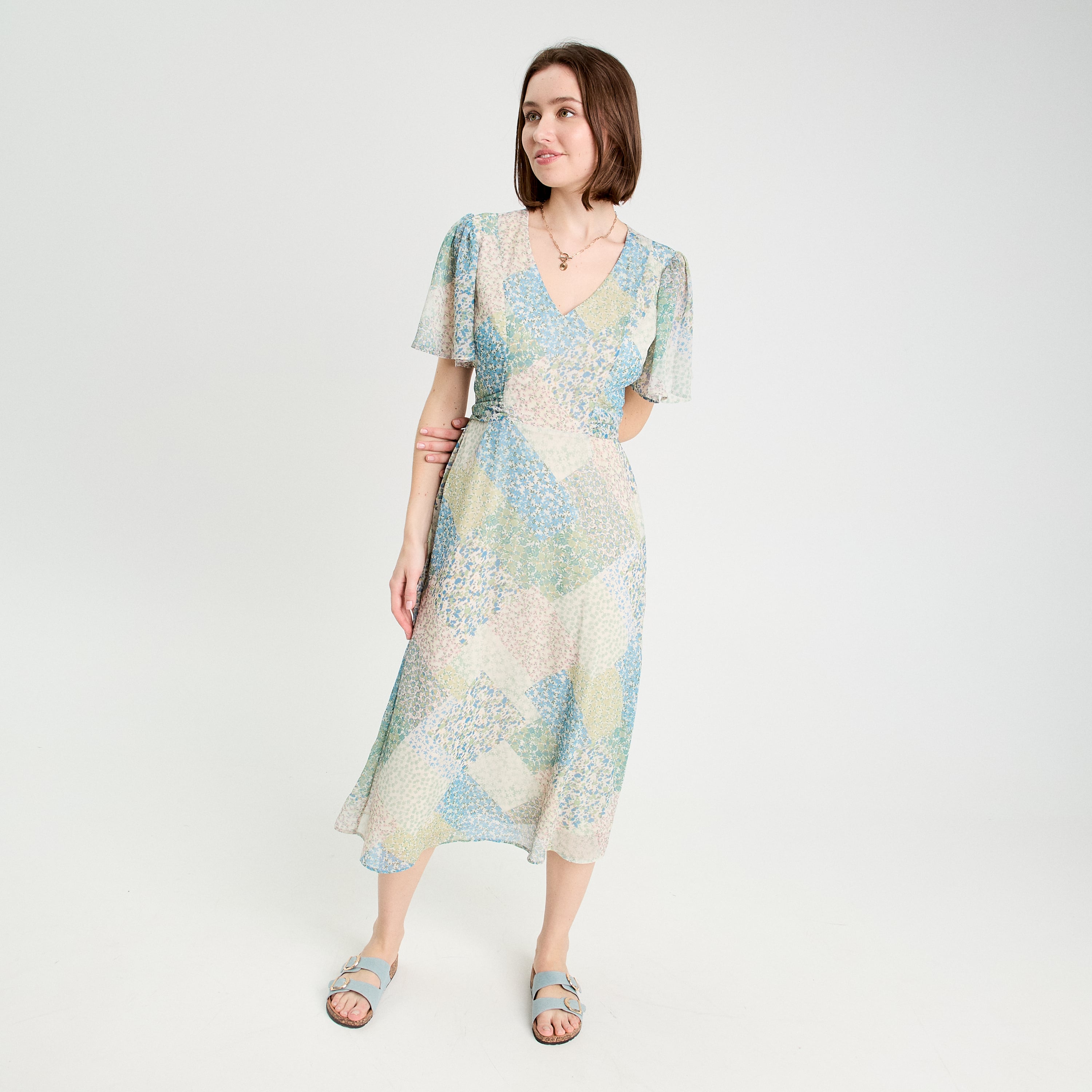 Robe midi &eacute;vas&eacute;e col en V bleu pastel femme