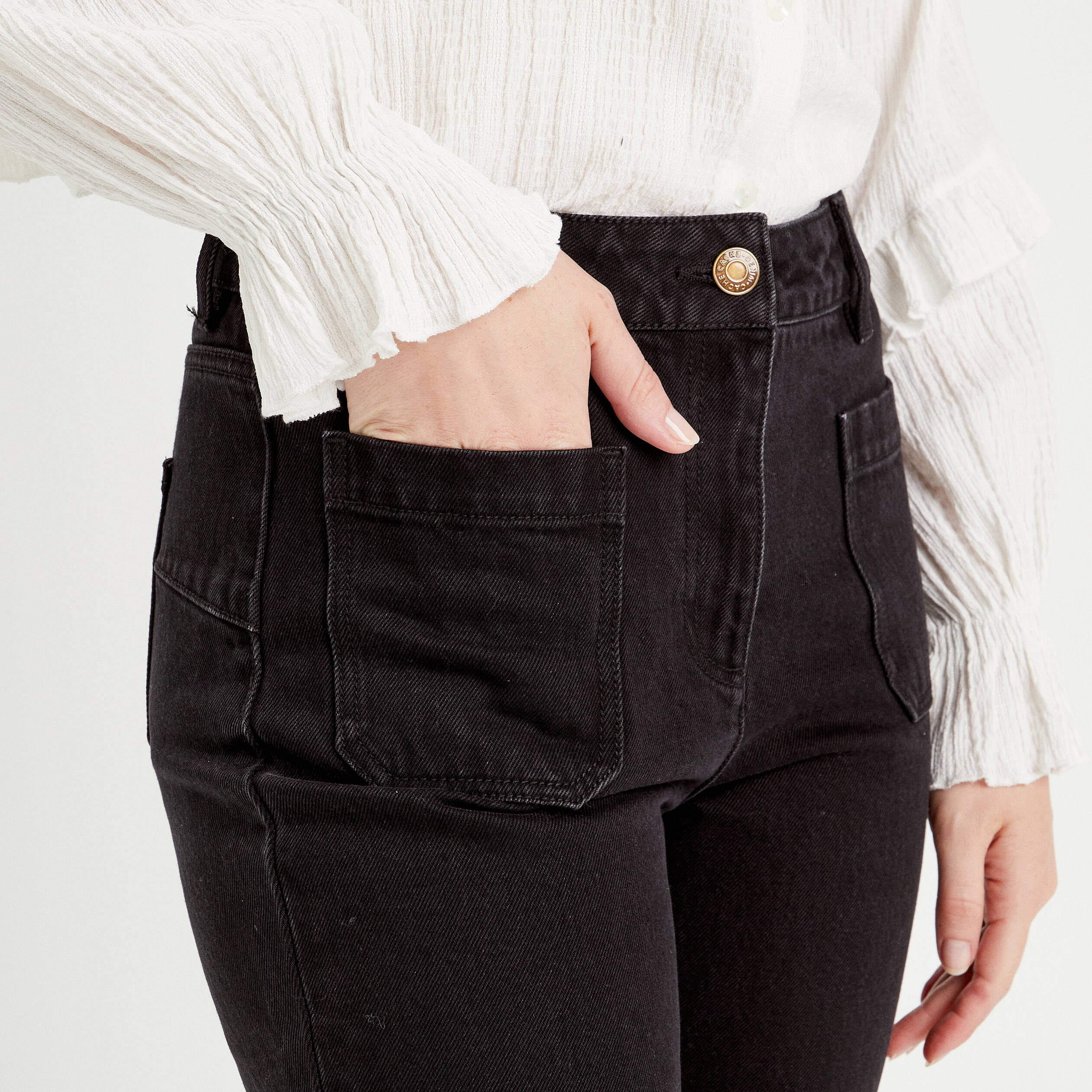 Jeans flare poches plaqu&eacute;es denim noir femme