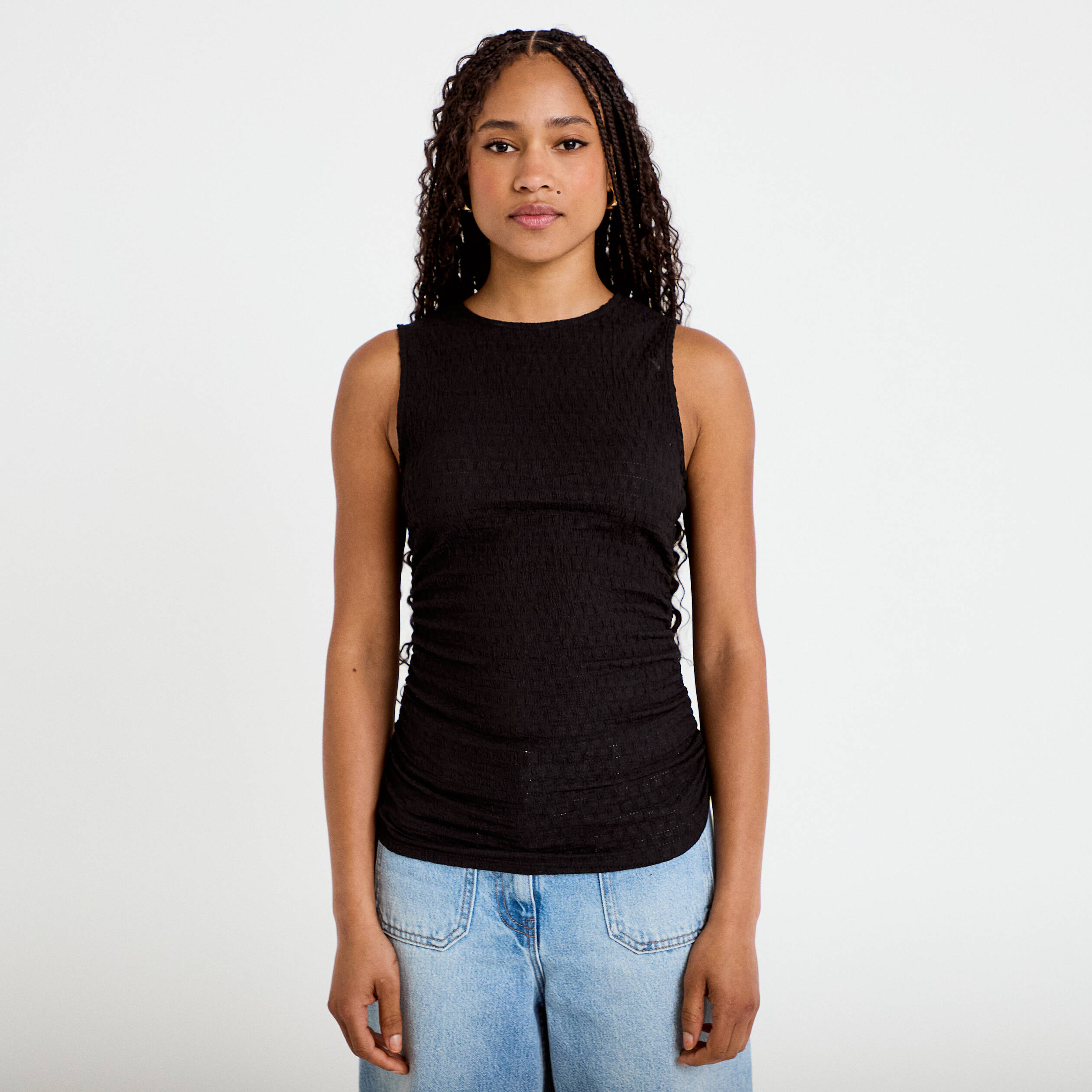 D&eacute;bardeur ajour&eacute; col rond noir femme