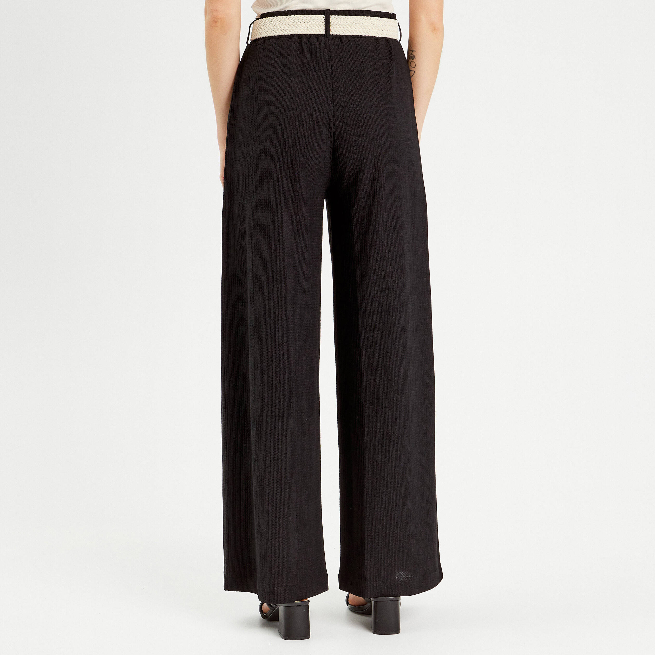 Pantalon large fluide ceintur&eacute; noir femme