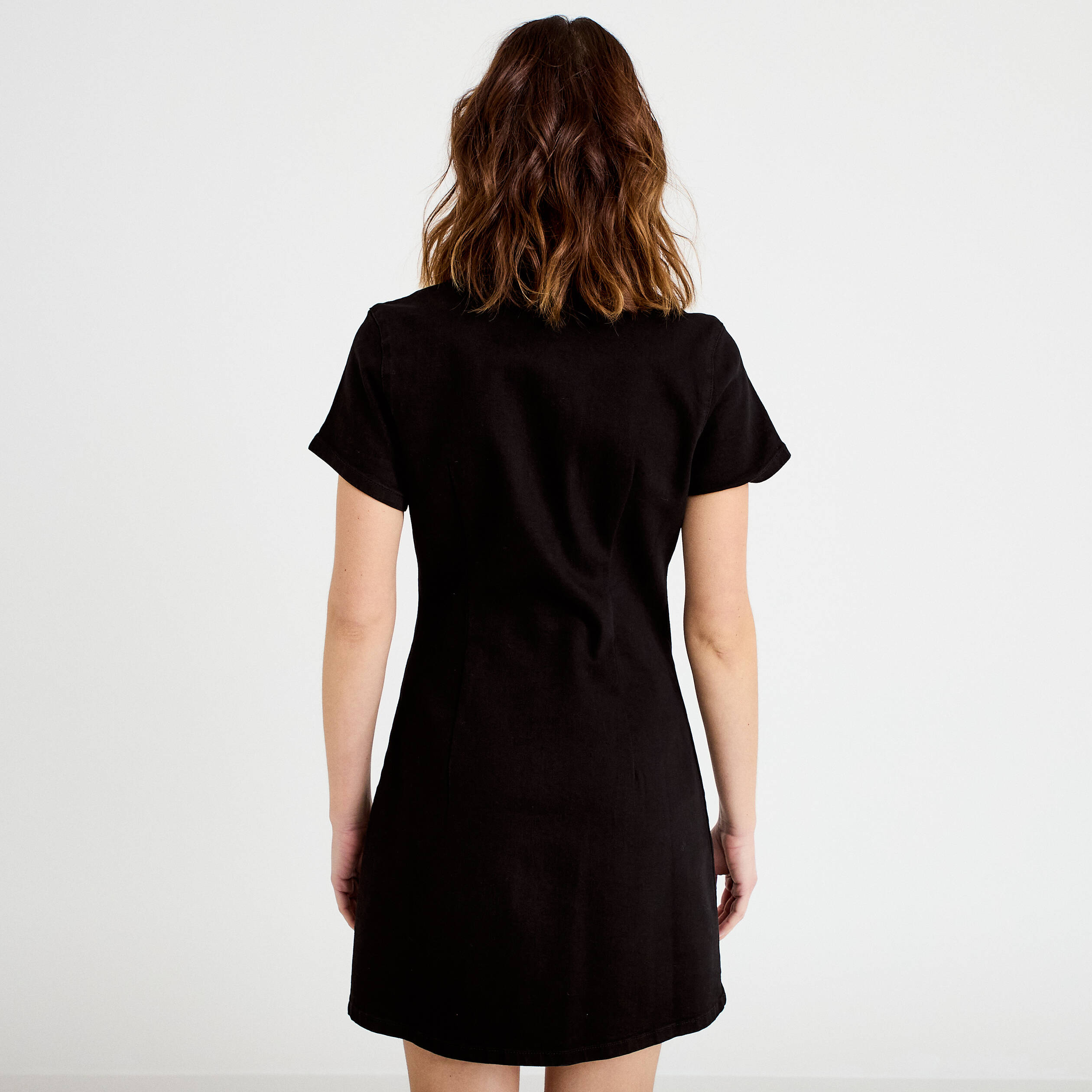 Robe courte trap&egrave;ze en jean col chemise noir femme
