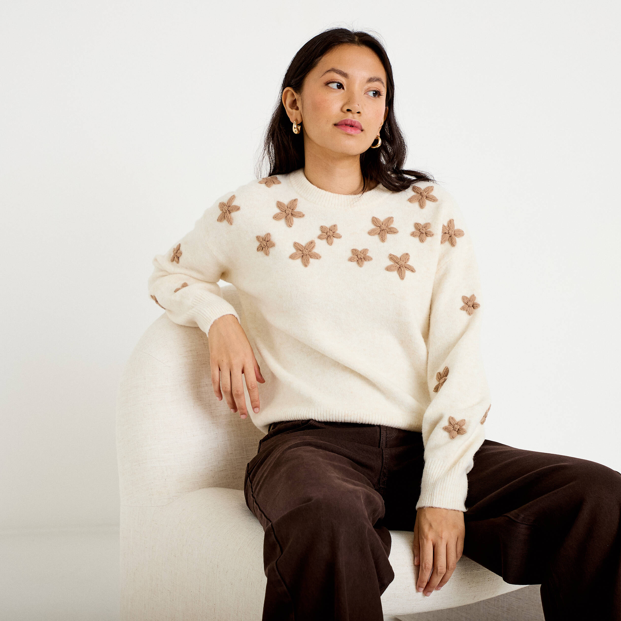 Pull oversize brod&eacute; manches longues ecru femme