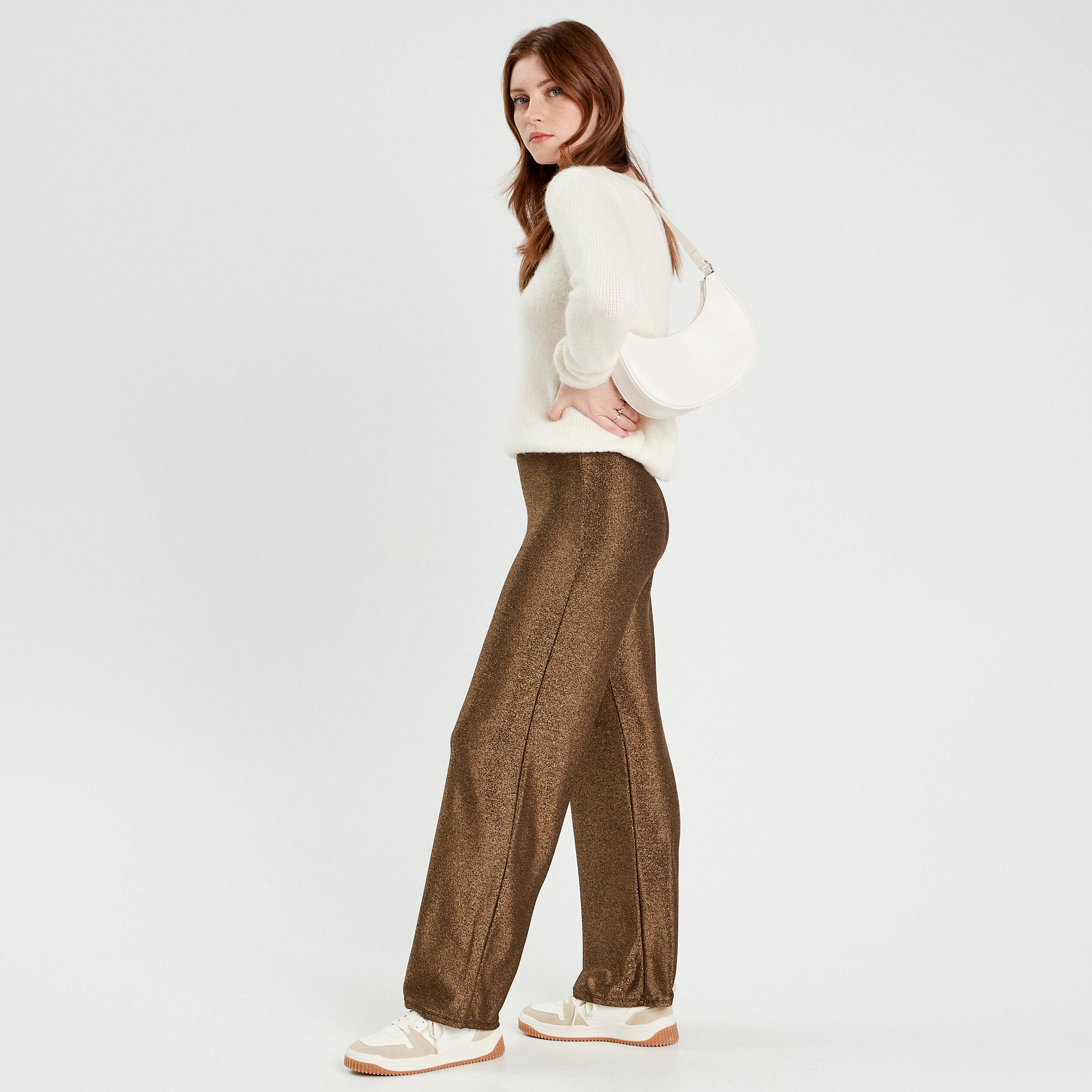Pantalon large fils m&eacute;tallis&eacute;s couleur or femme