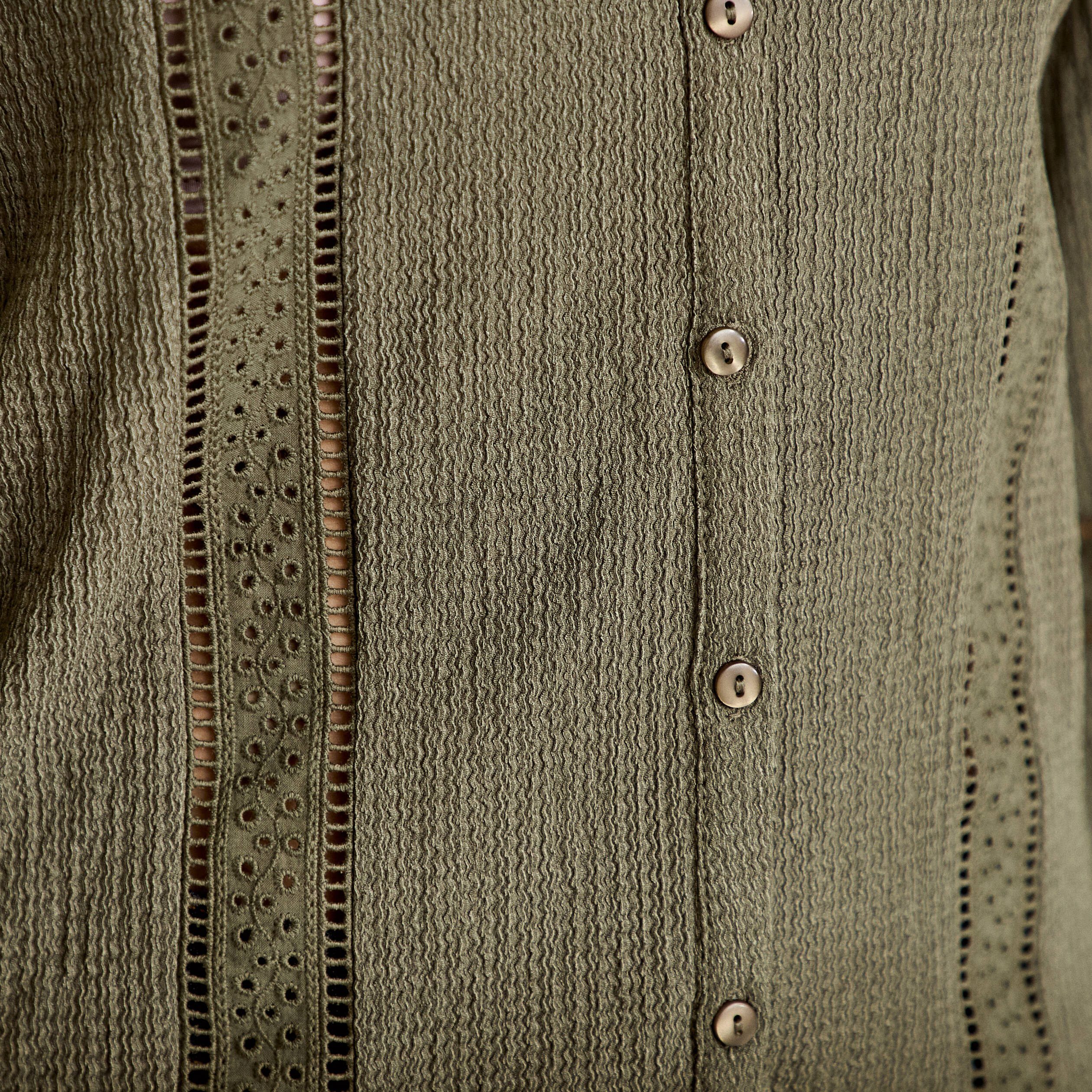 Blouse broderie col V manches longues vert kaki femme