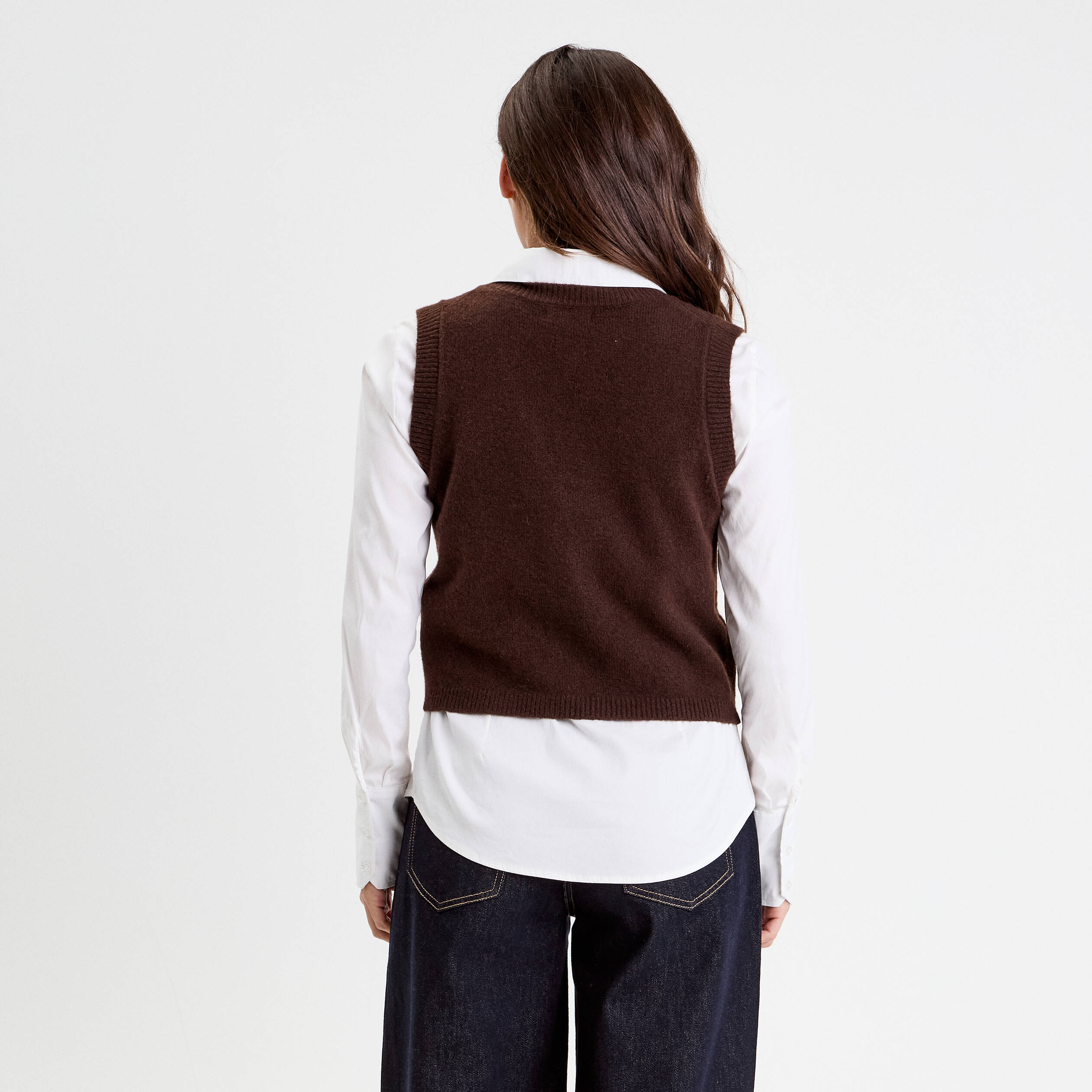 gilet sans manches ajuste marron fonce femme Gilet sans manches ajusté marron foncé femme