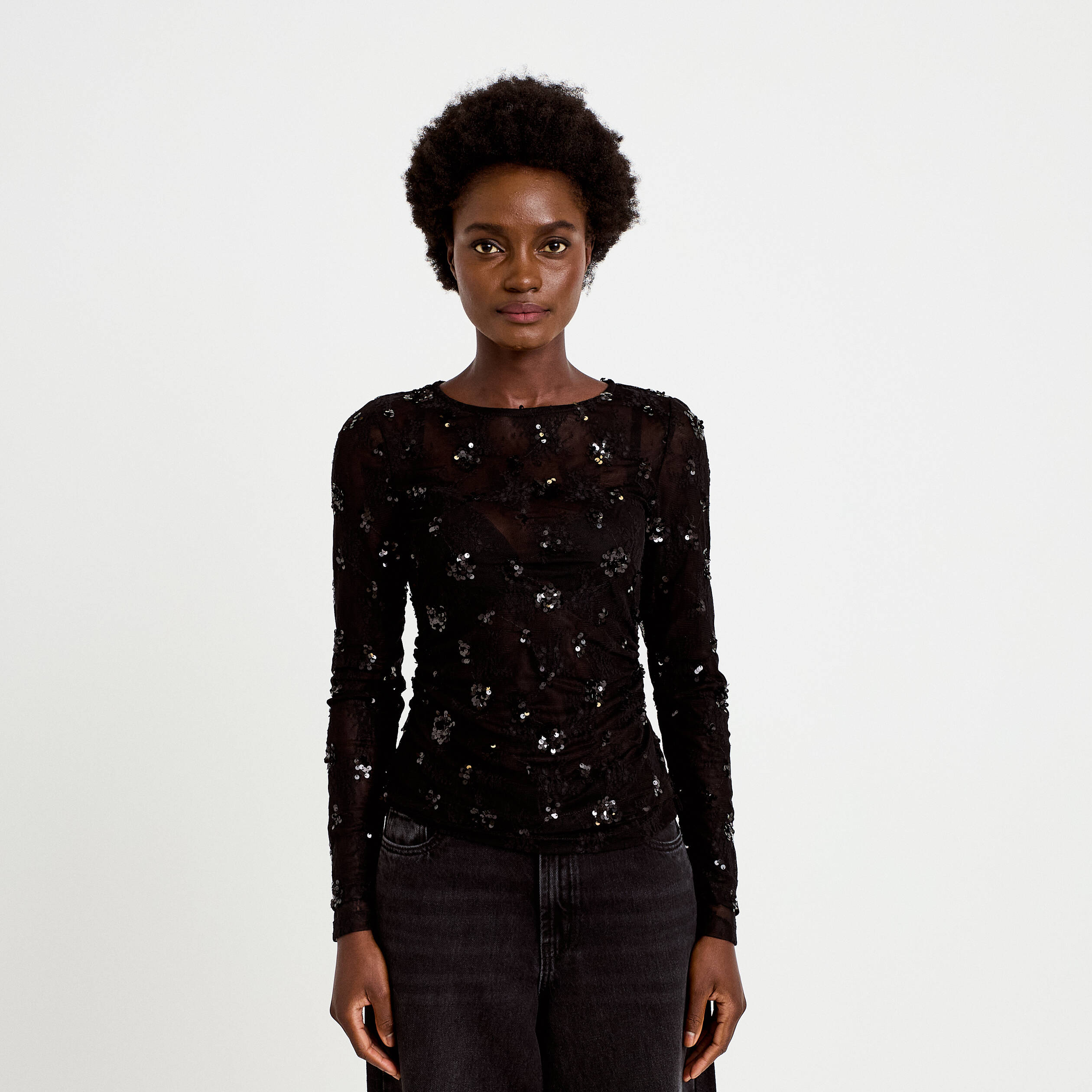 T-shirt ajust&eacute; col rond brod&eacute; perles noir femme
