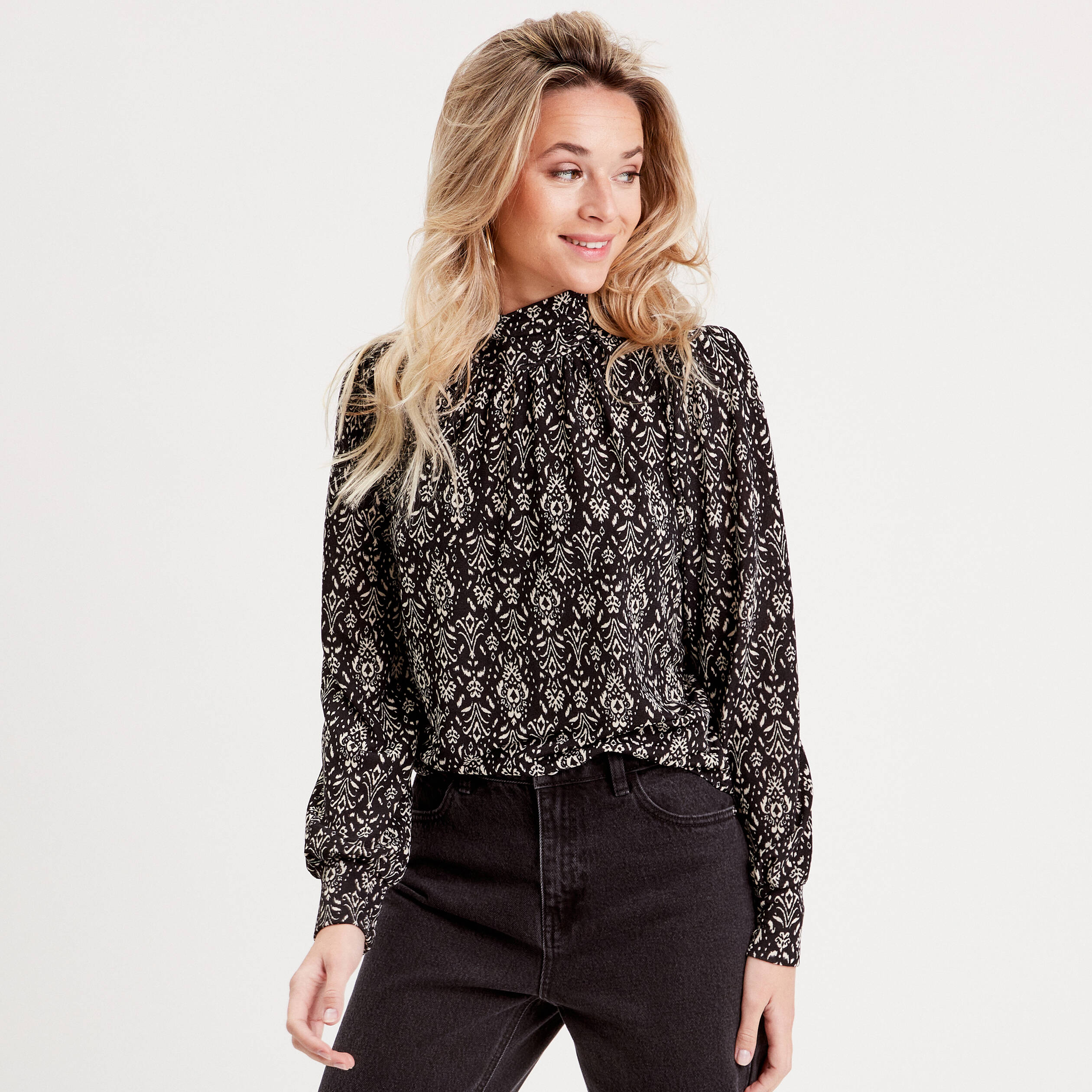 t shirt manches longues noir femme T-shirt manches longues noir femme