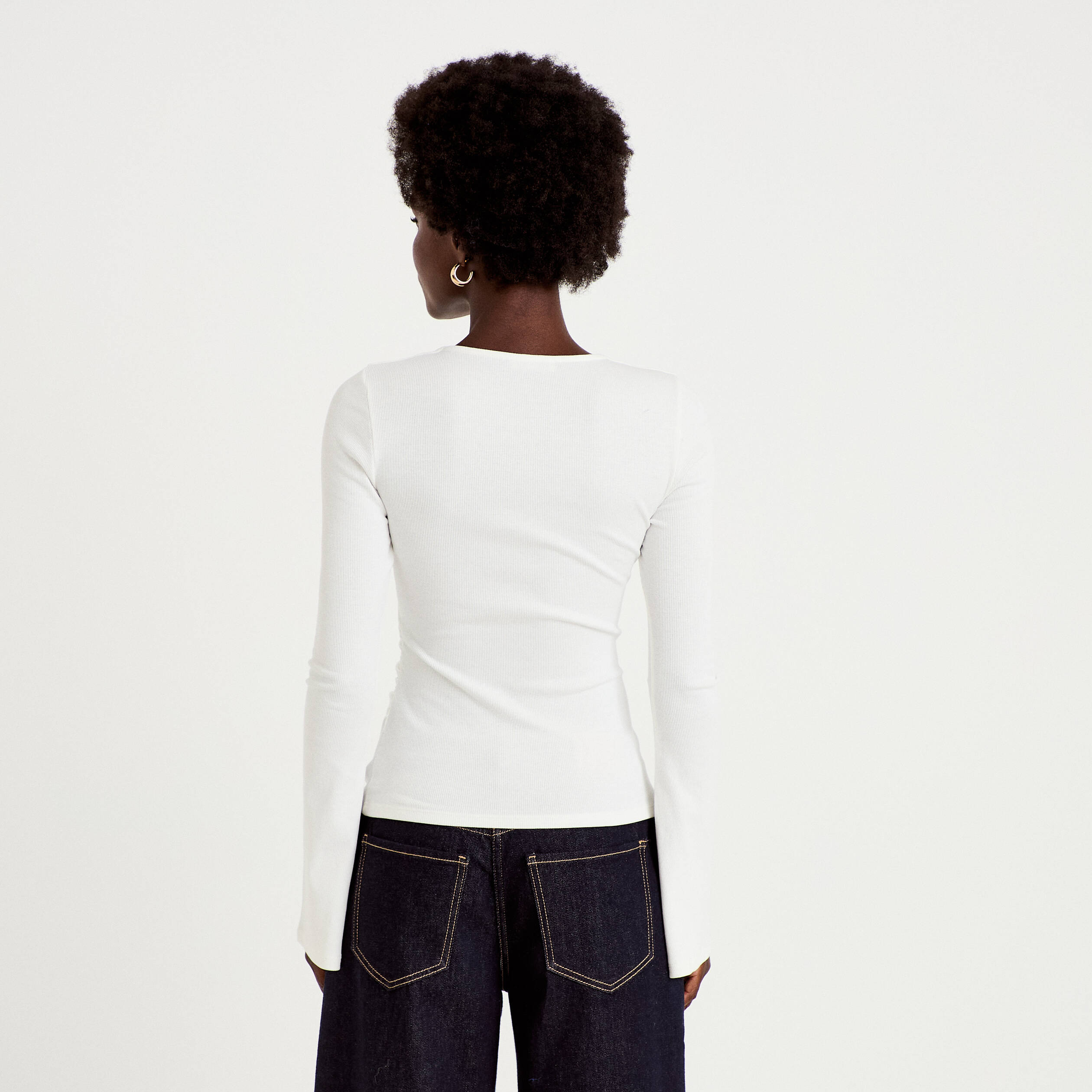 T-shirt ajust&eacute; col rond manches longues ecru femme