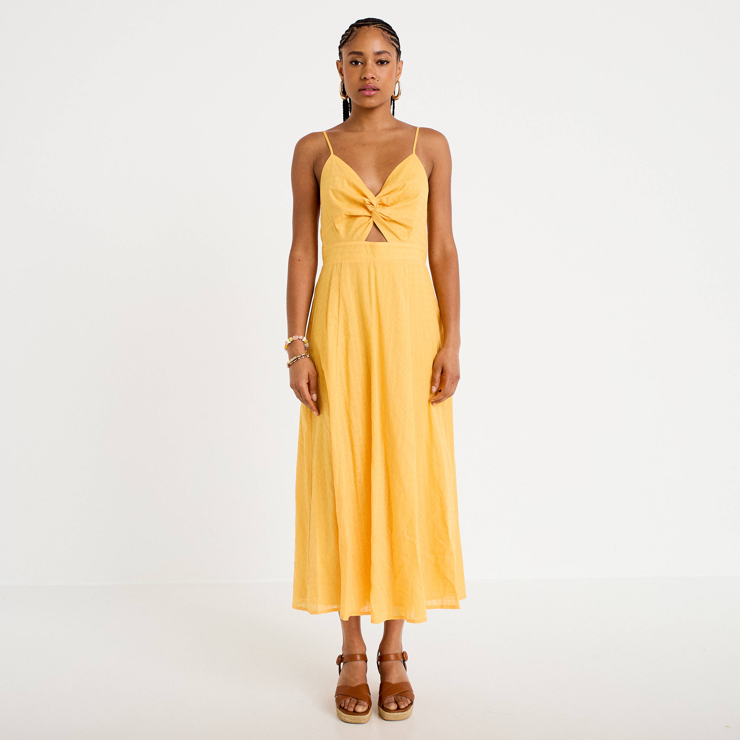 Robe longue &eacute;vas&eacute;e &agrave; fines bretelles orange clair femme