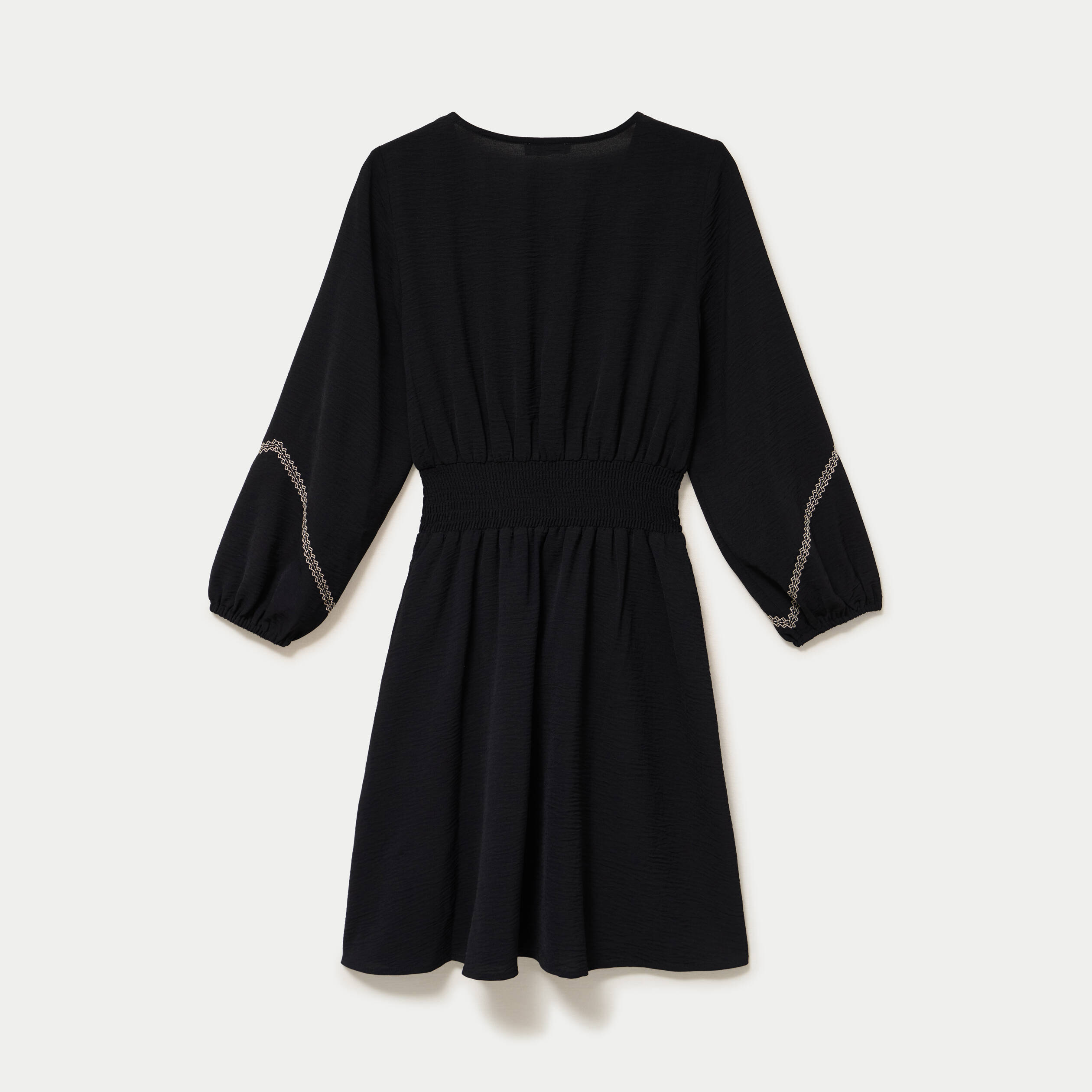 Robe courte &eacute;vas&eacute;e col v manches 3/4 noir femme