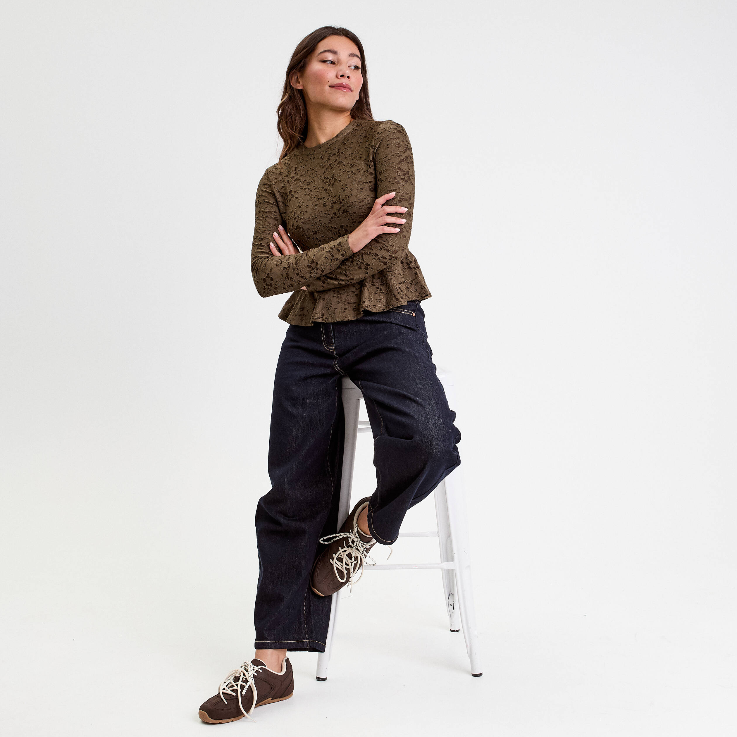 Blouse ajust&eacute;e col rond manches longues vert kaki femme