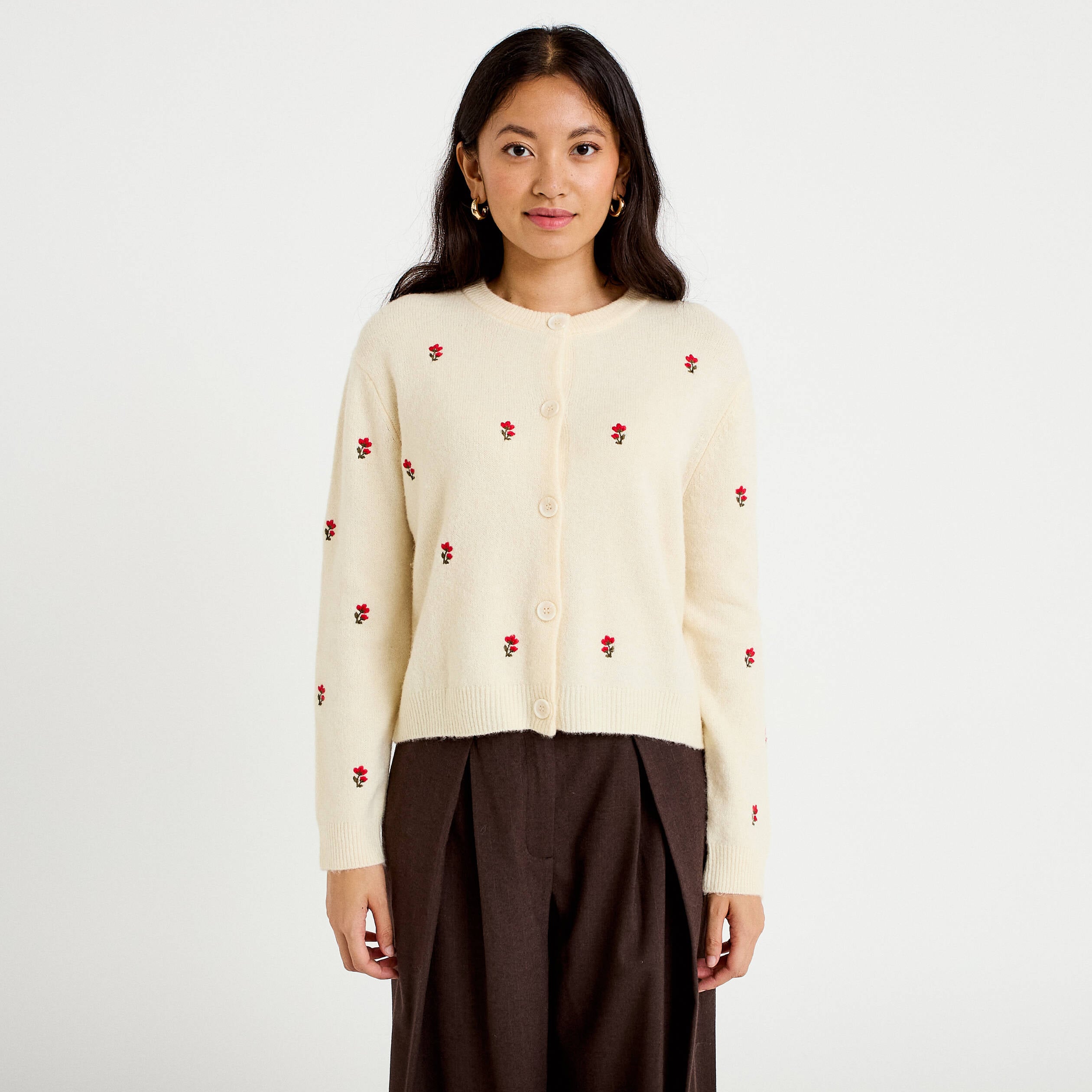 Gilet manches longues broderies col rond beige femme