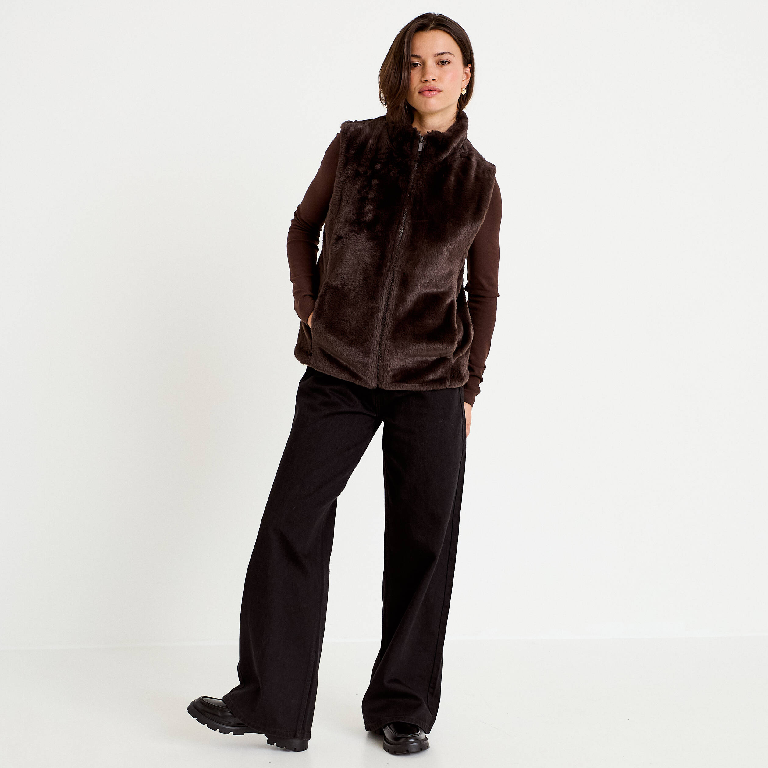 Veste sans manches fermeture zipp&eacute;e marron fonc&eacute; femme