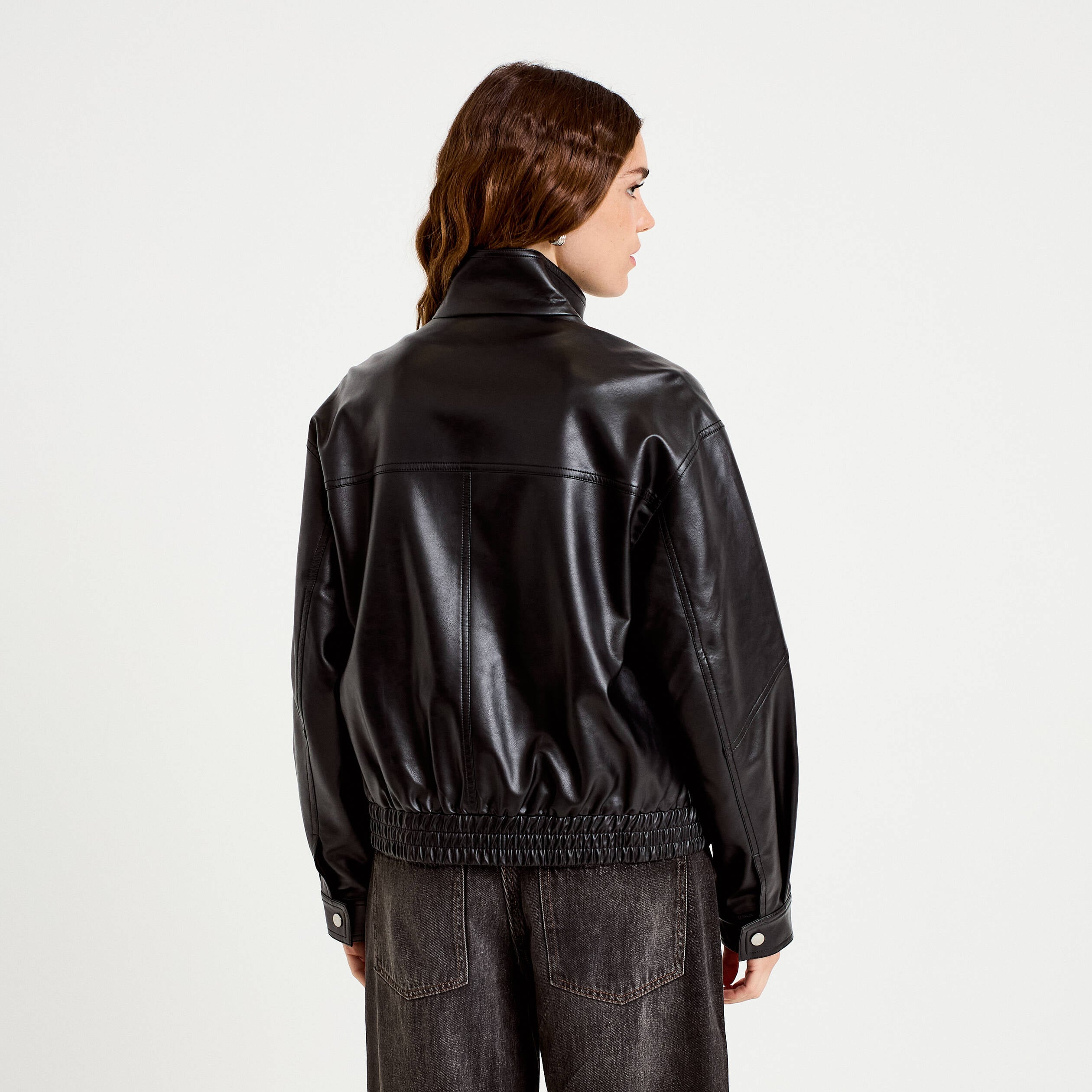 Veste effet boule en similicuir noir femme