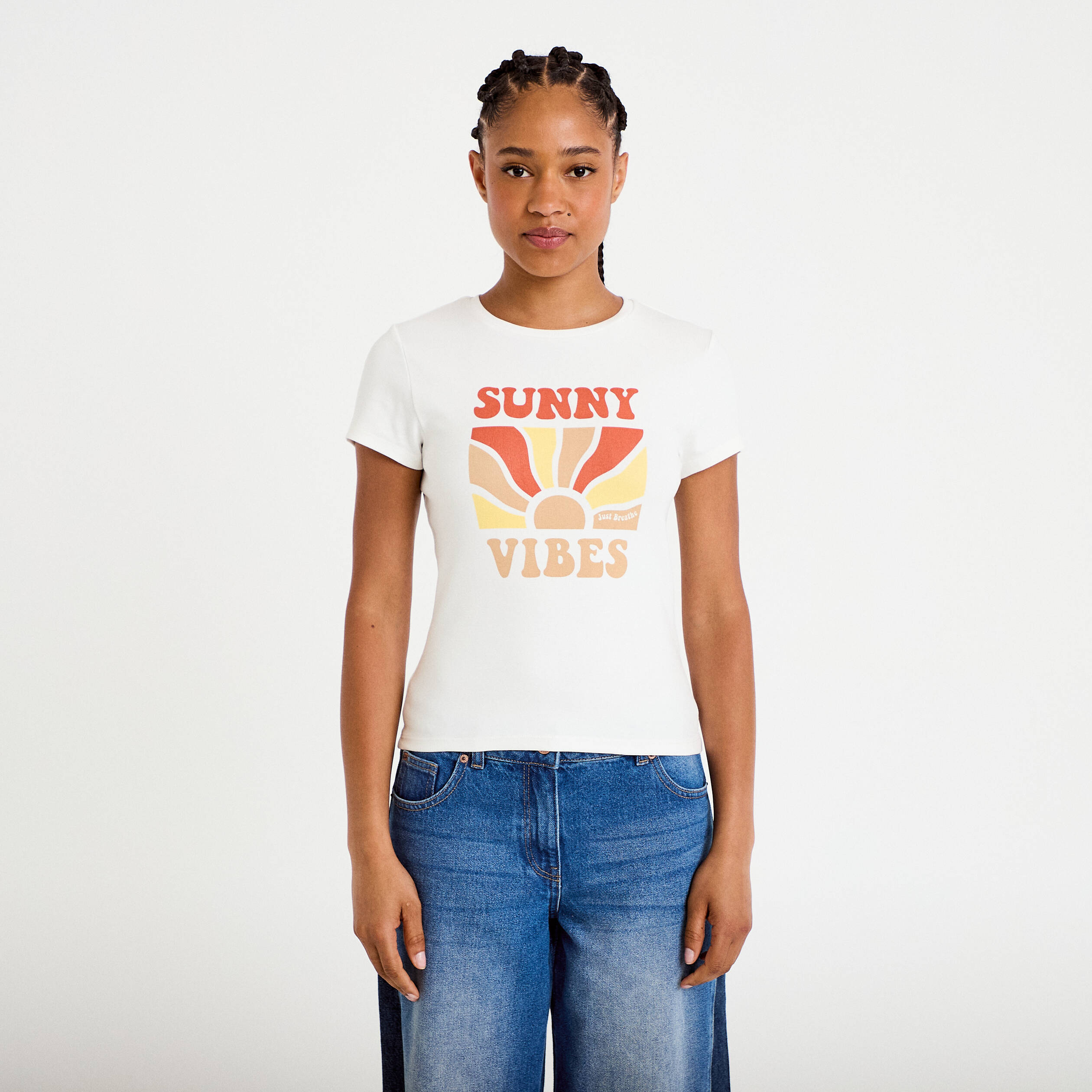 T-shirt cintr&eacute; col rond manches courtes ecru femme
