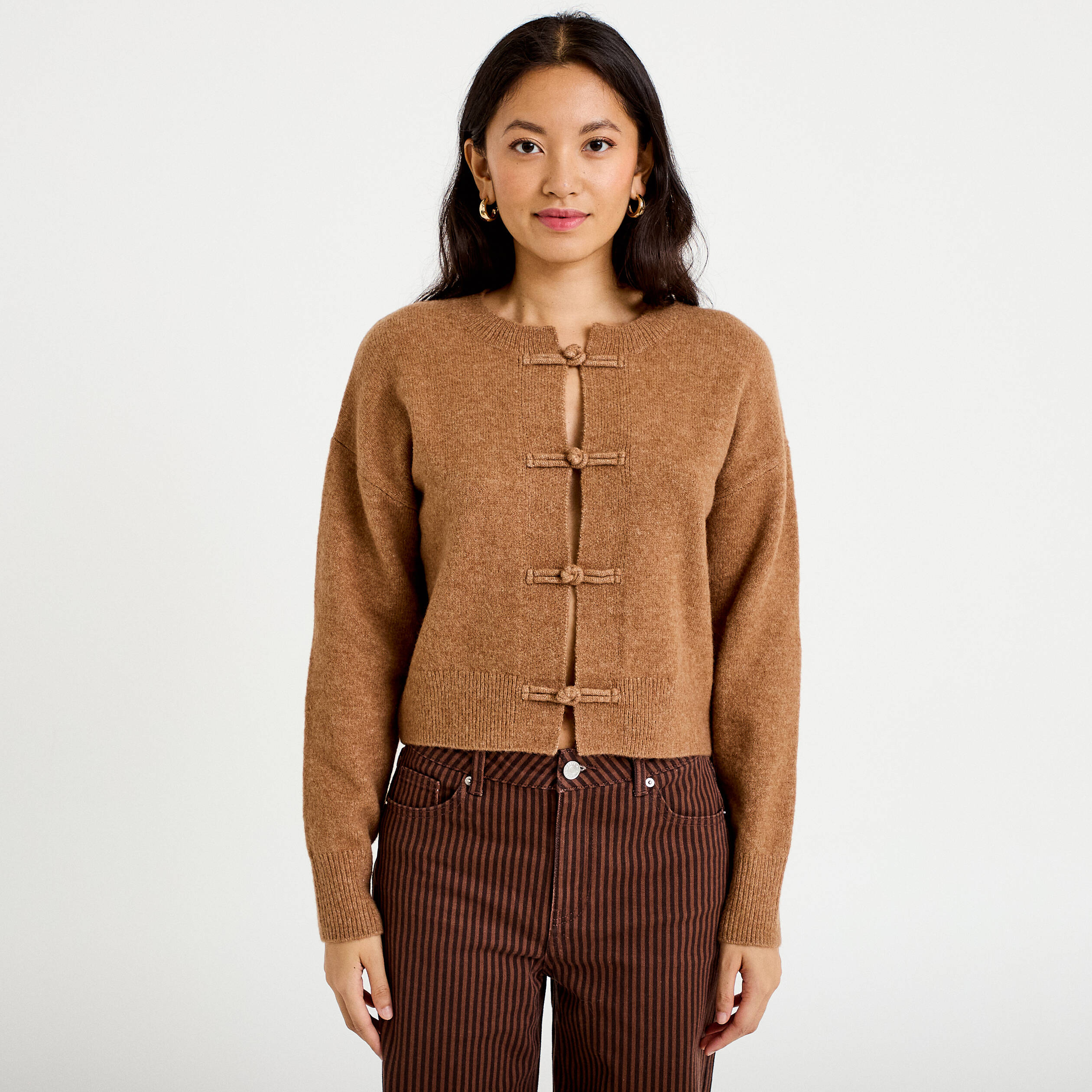 Gilet col rond manches longues avec lien camel femme