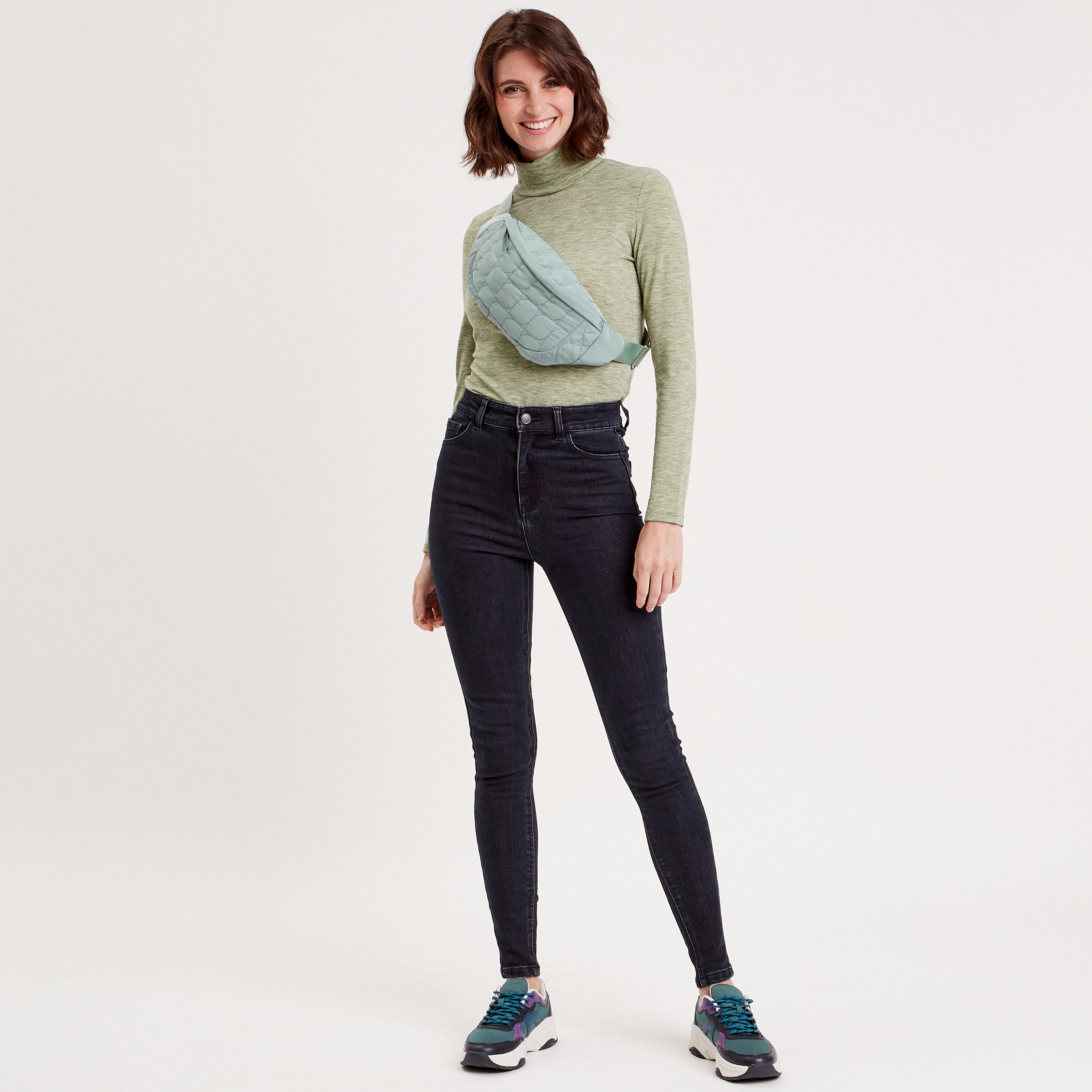 T-shirt col roul&eacute; vert kaki femme