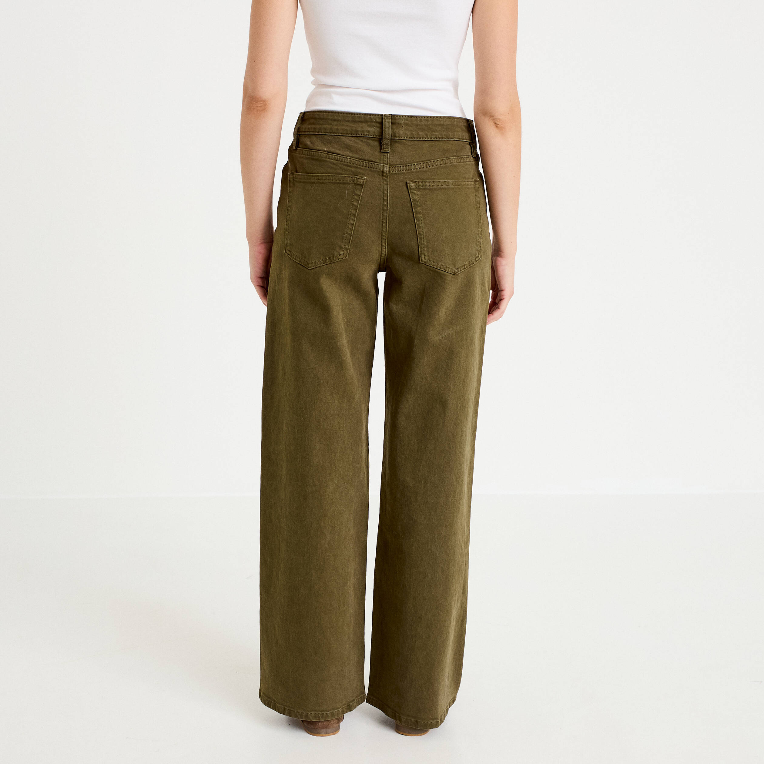 Jean bootcut en velours vert kaki femme