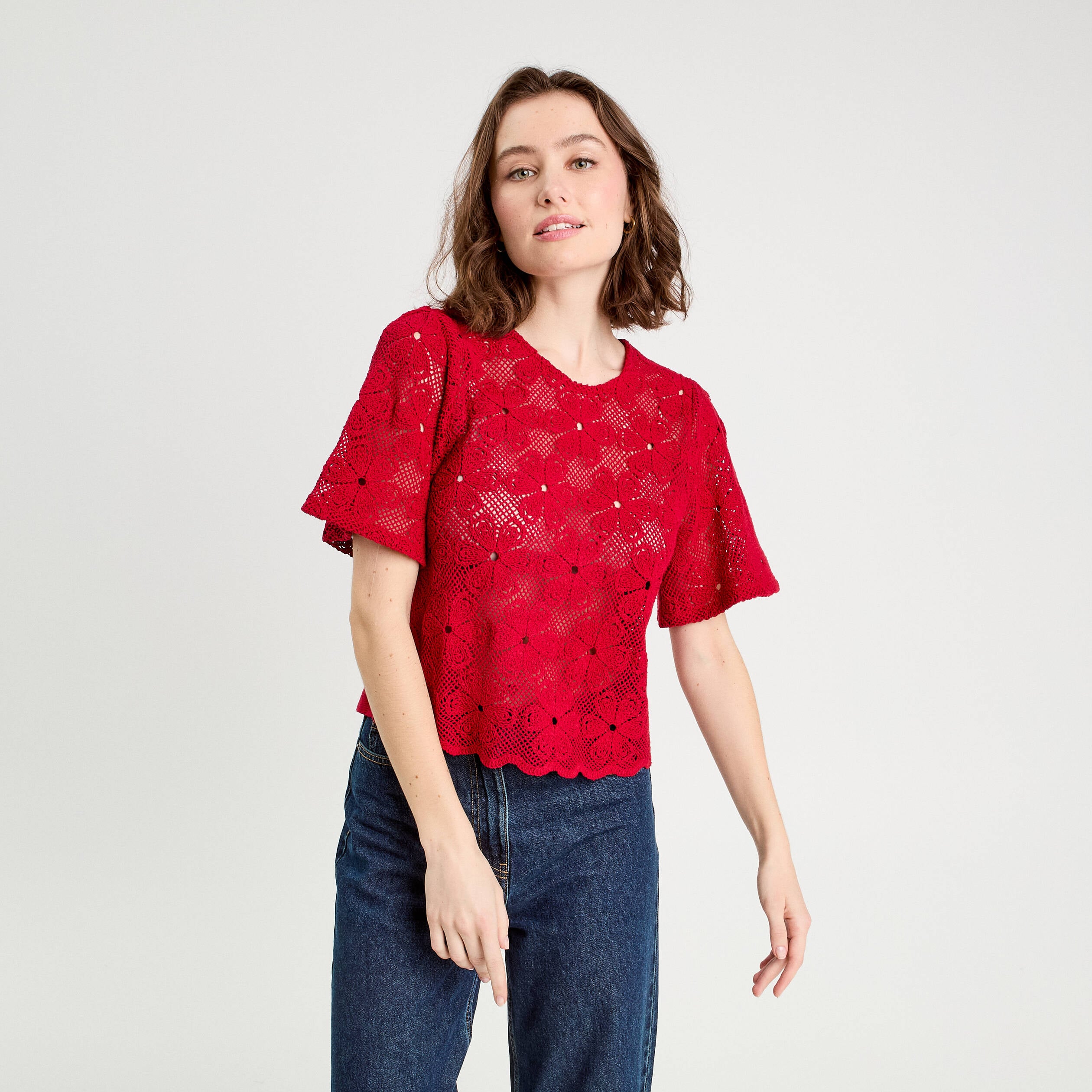 T-shirt dentelle macram&eacute; rouge femme