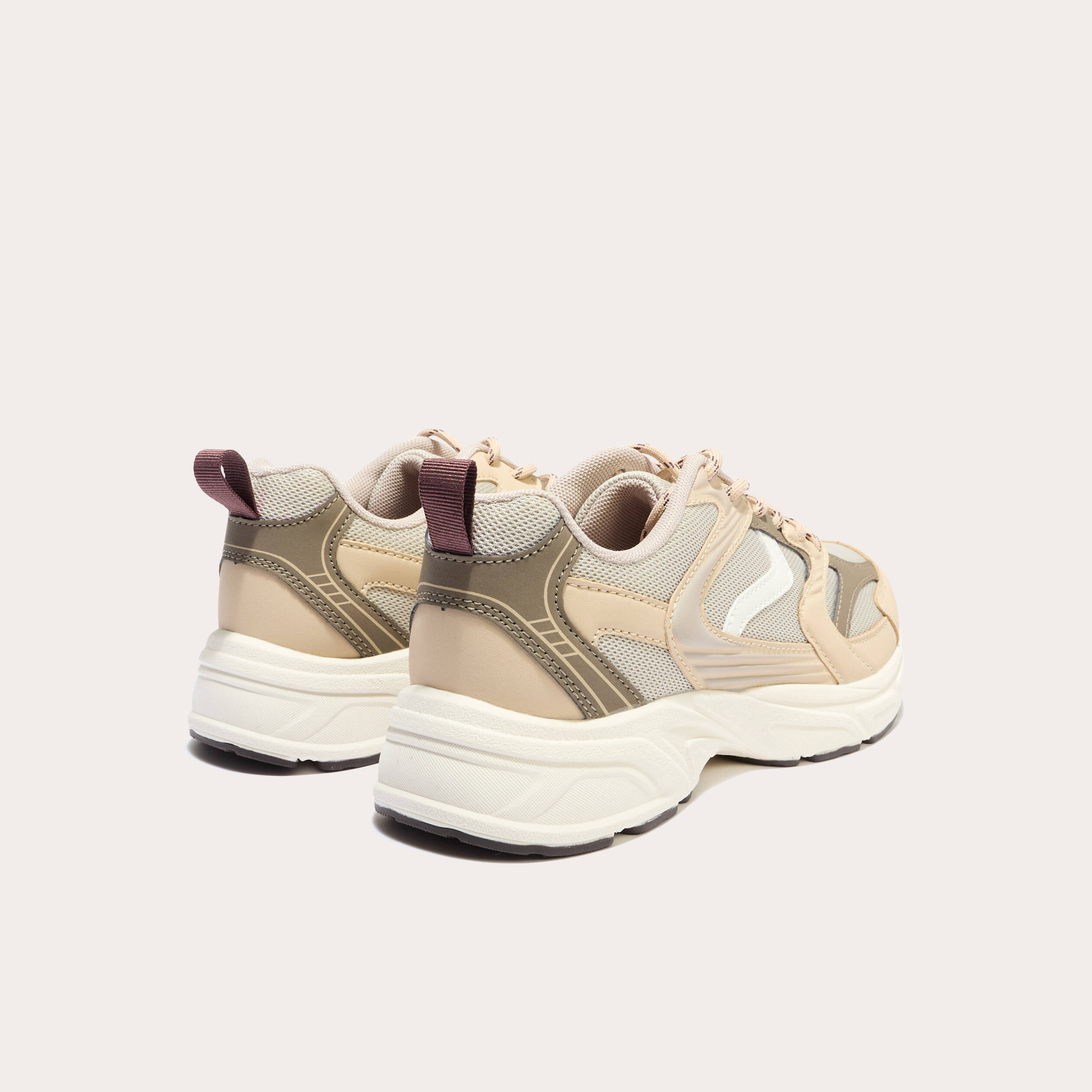 Baskets running à lacets sable femme