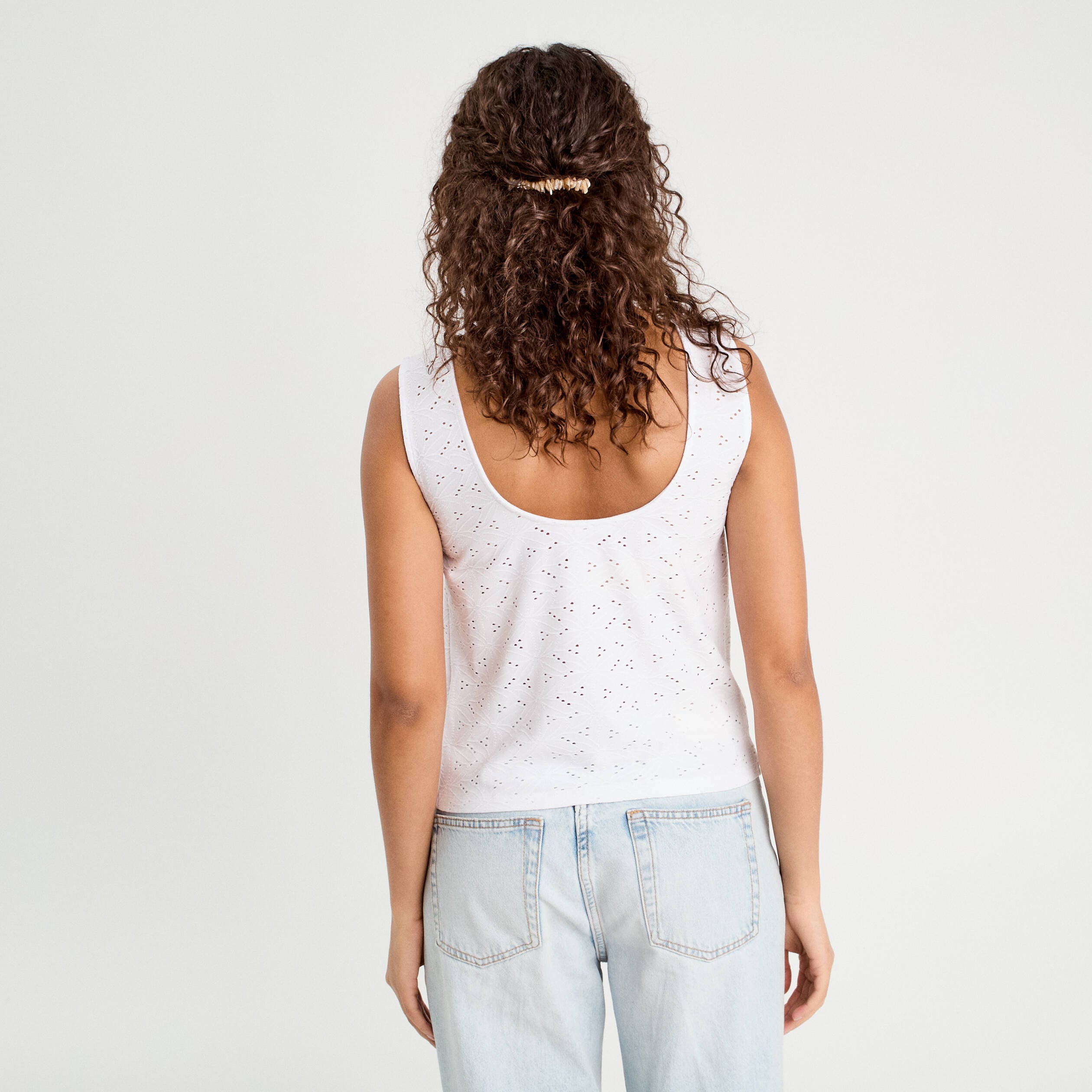 D&eacute;bardeur cropped nou&eacute; blanc femme