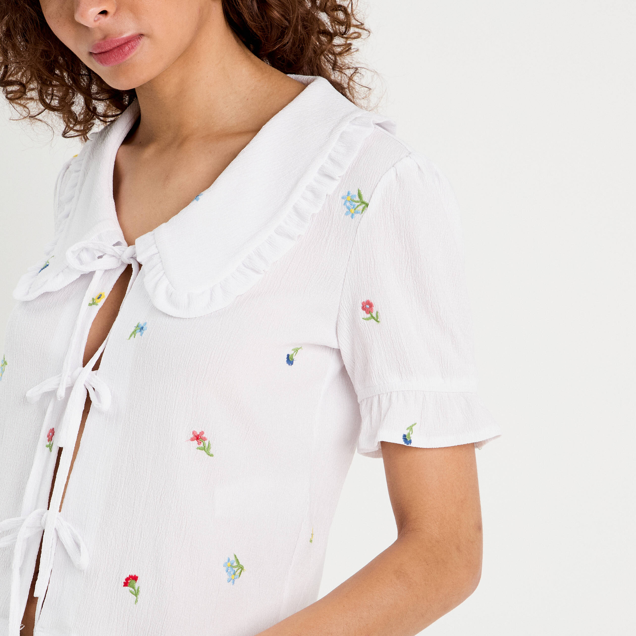 Blouse nou&eacute;e blanc femme