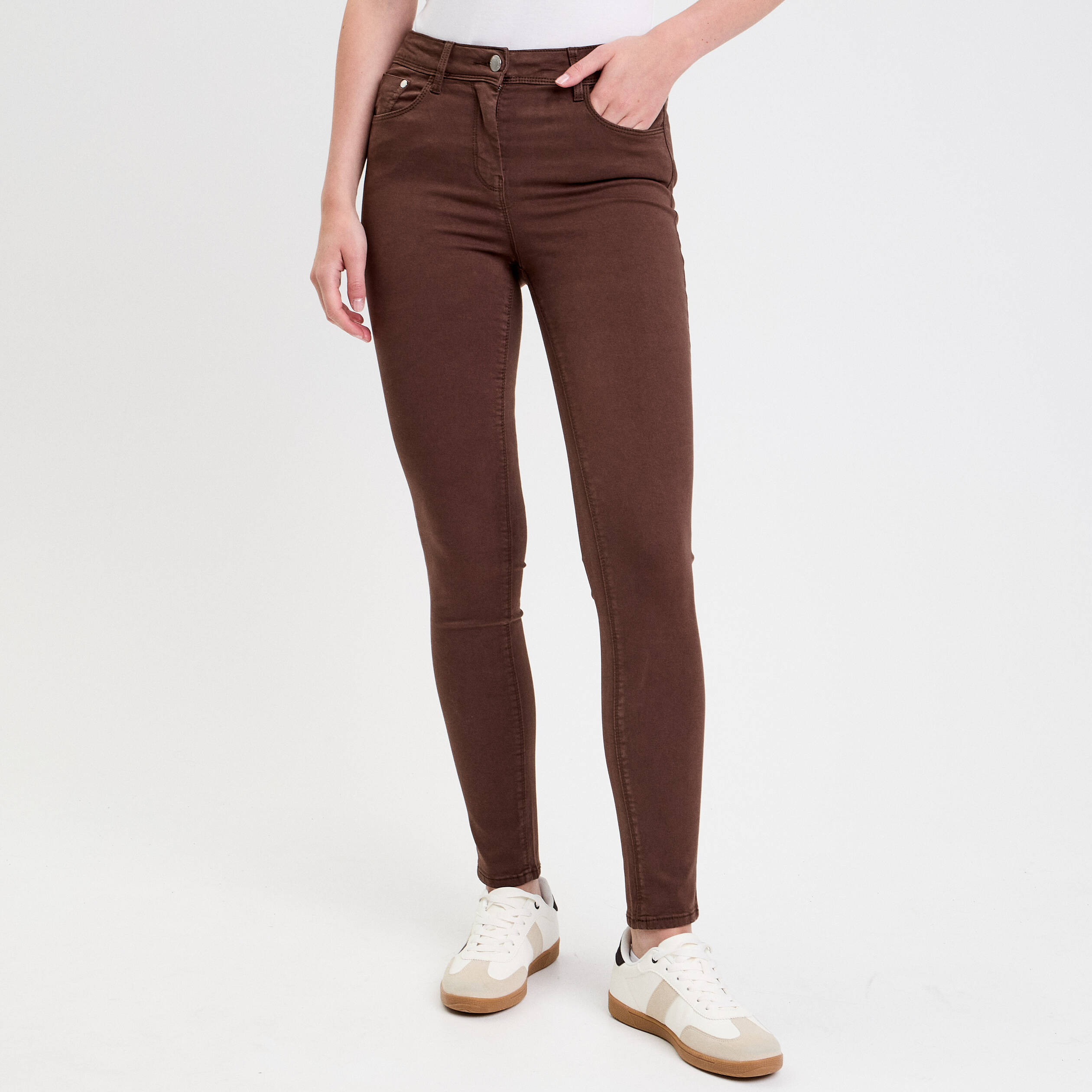 Jeans slim 5 poches marron fonc&eacute; femme
