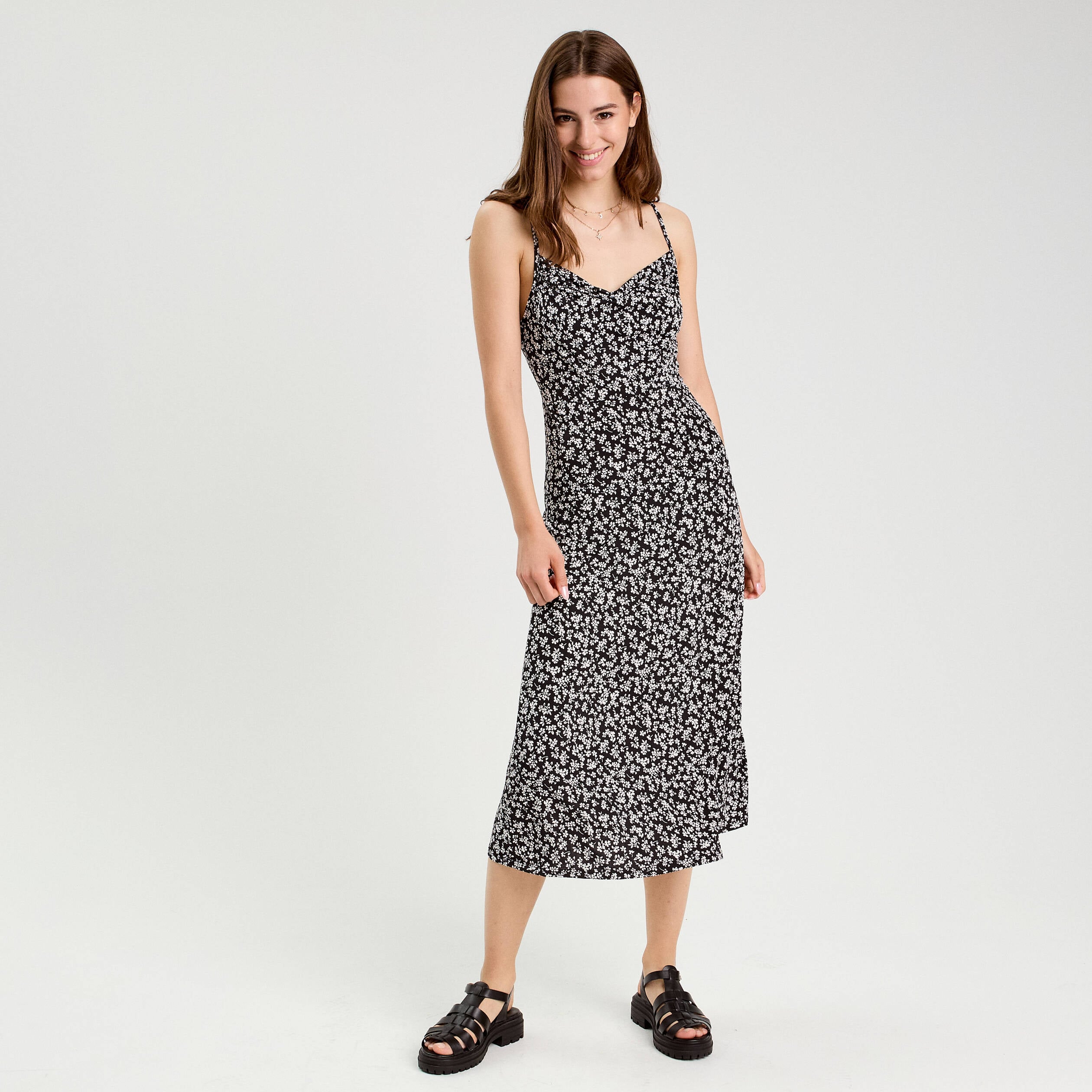 Robe longue ajust&eacute;e noir femme