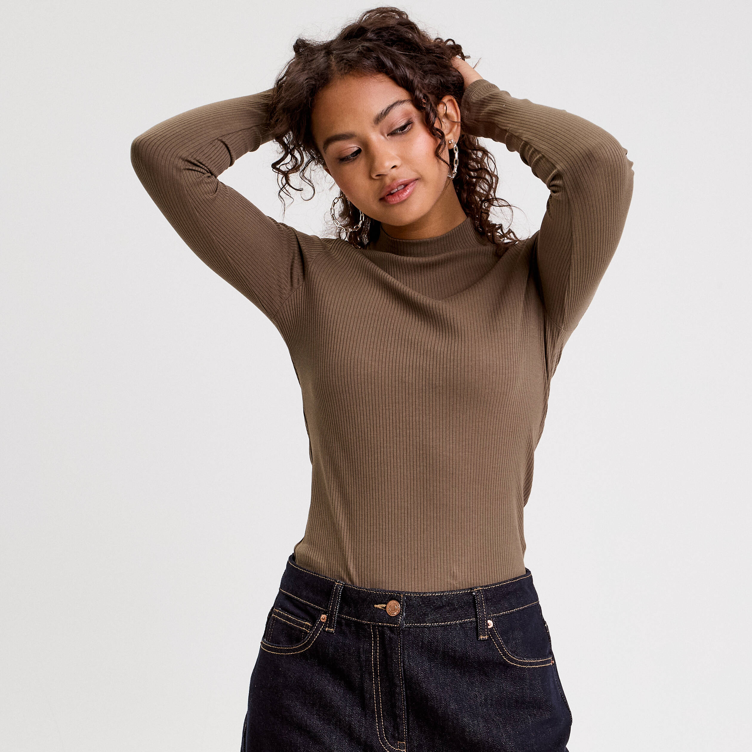 T-shirt manches longues c&ocirc;tel&eacute; vert kaki femme