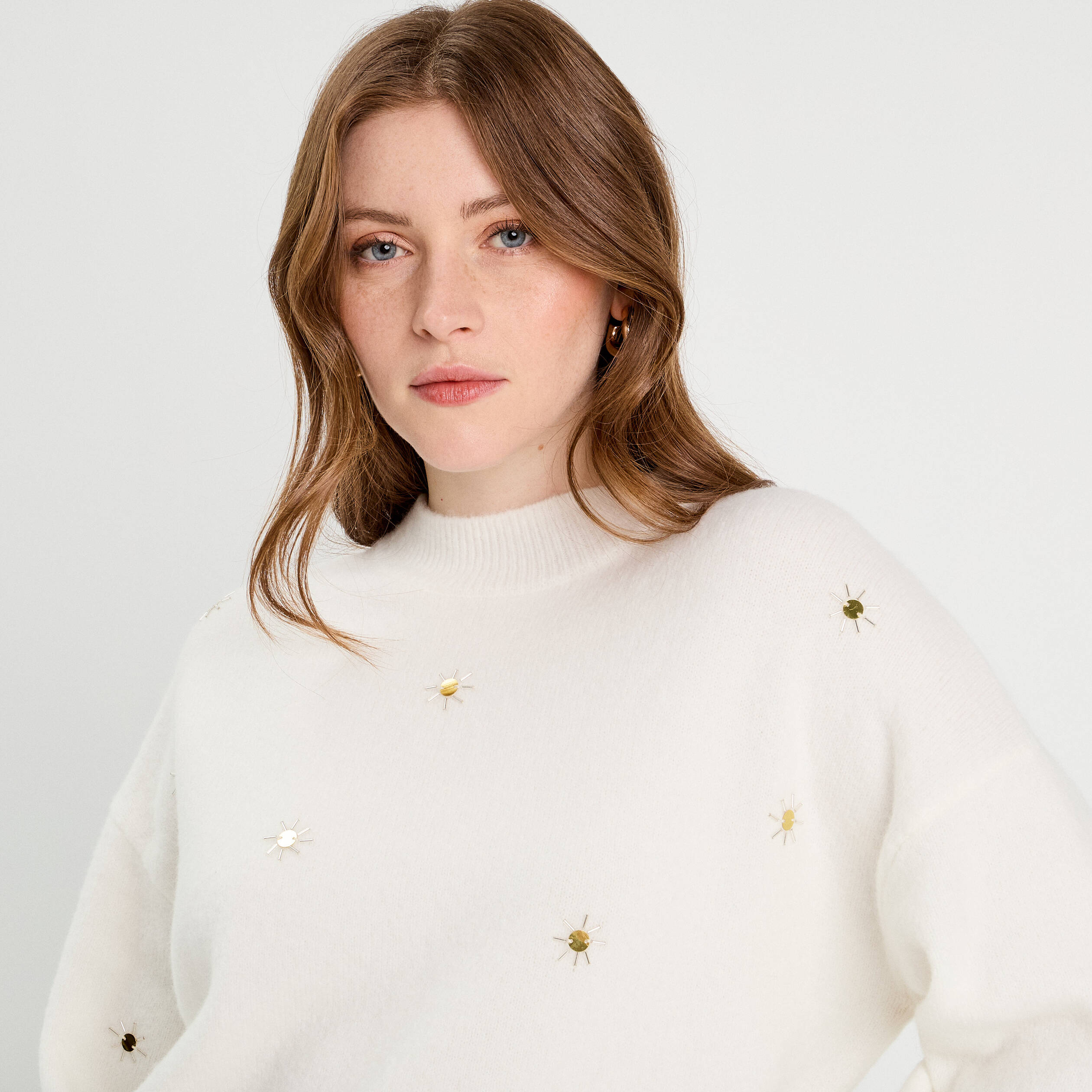 pull avec details bijoux ecru femme Pull avec détails bijoux ecru femme