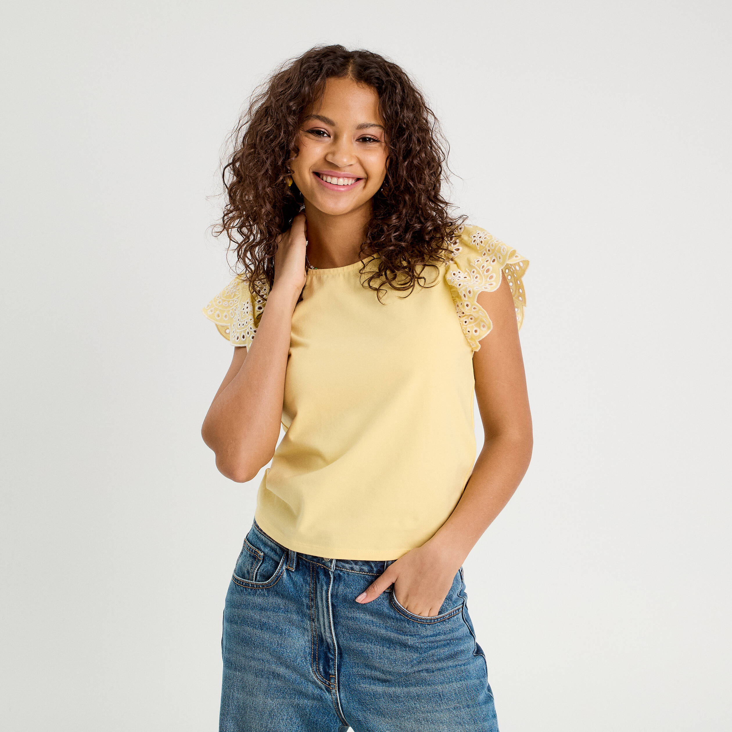 T-shirt manches brodées jaune clair femme