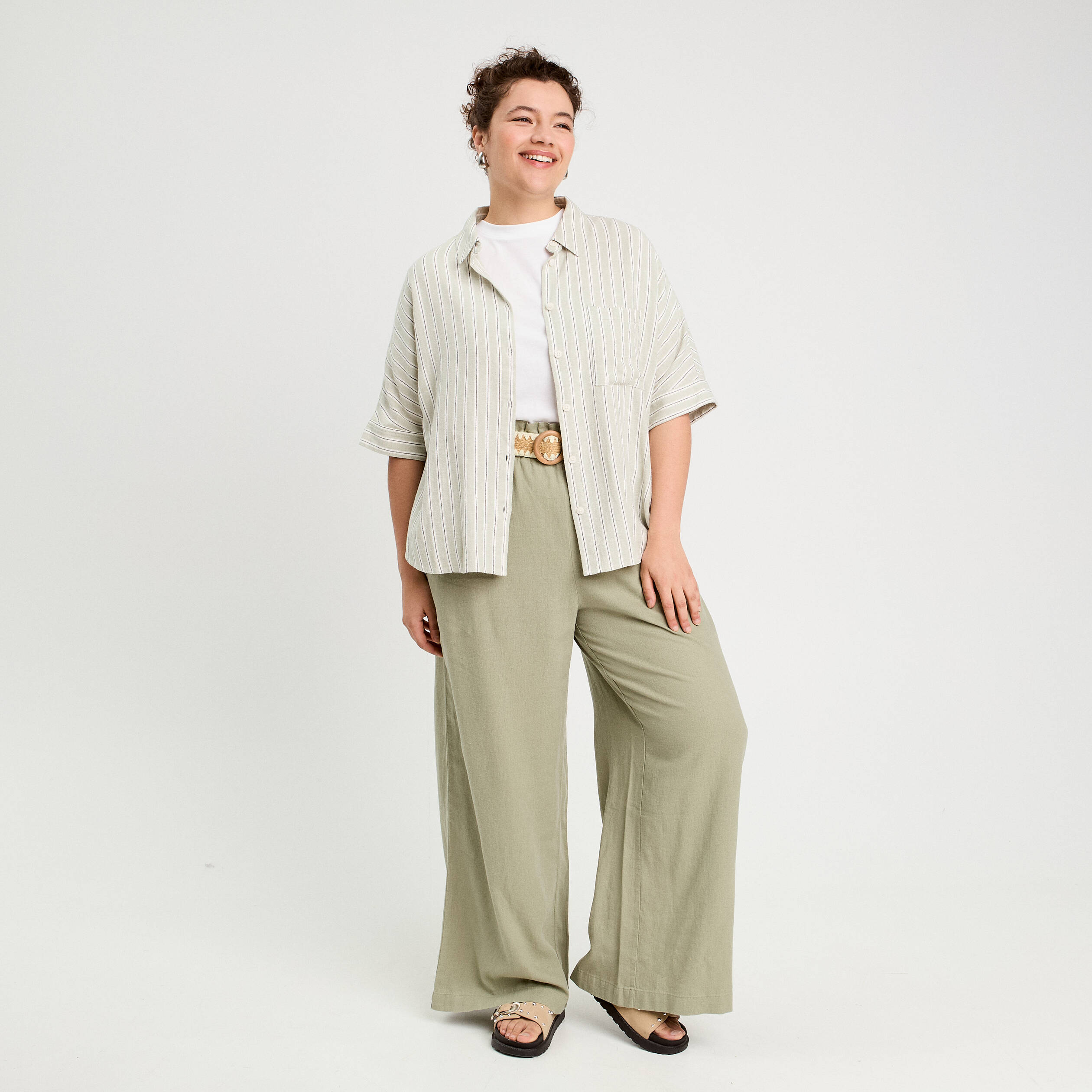 Chemise manches courtes contenant du lin vert femme