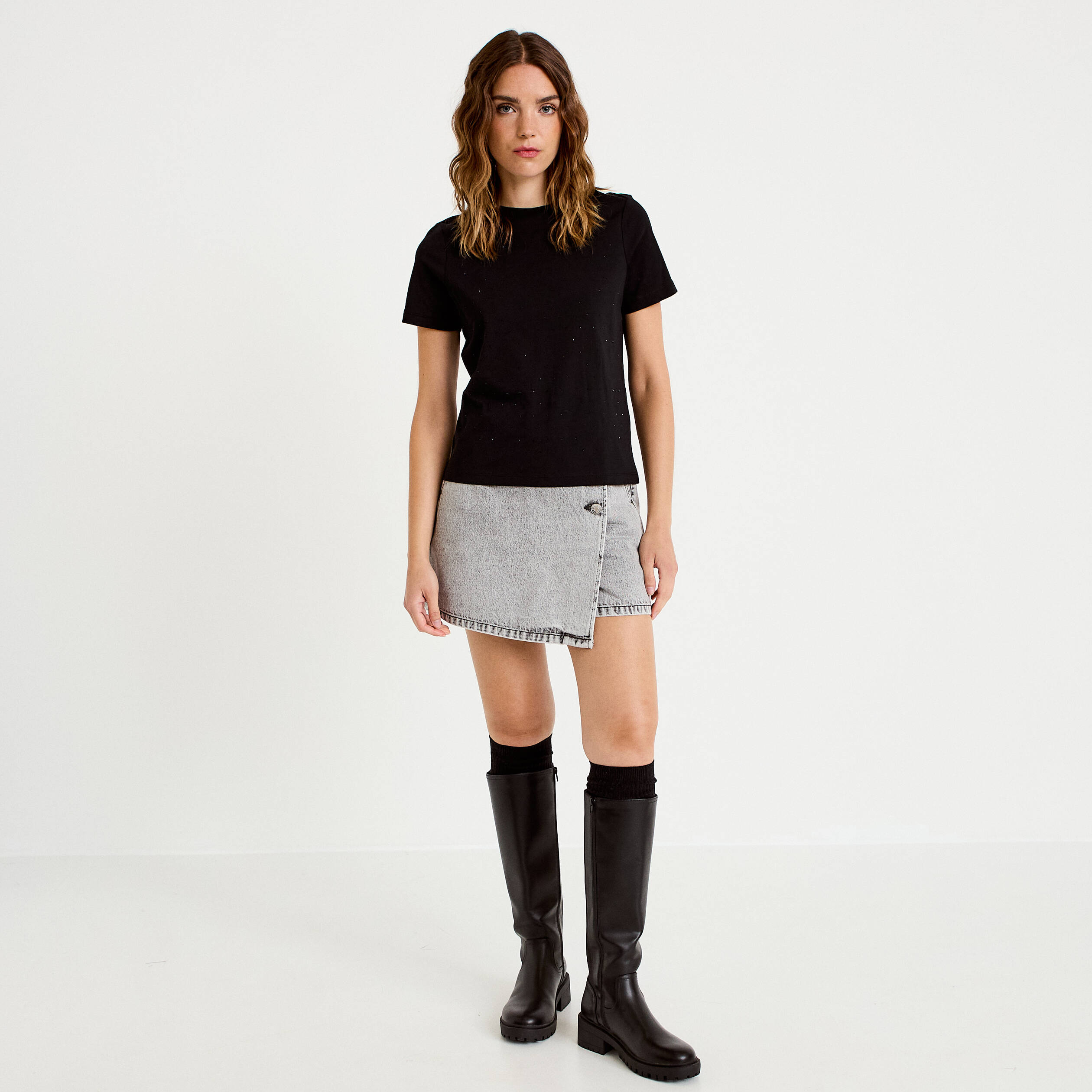 T-shirt &agrave; strass manches courtes noir femme