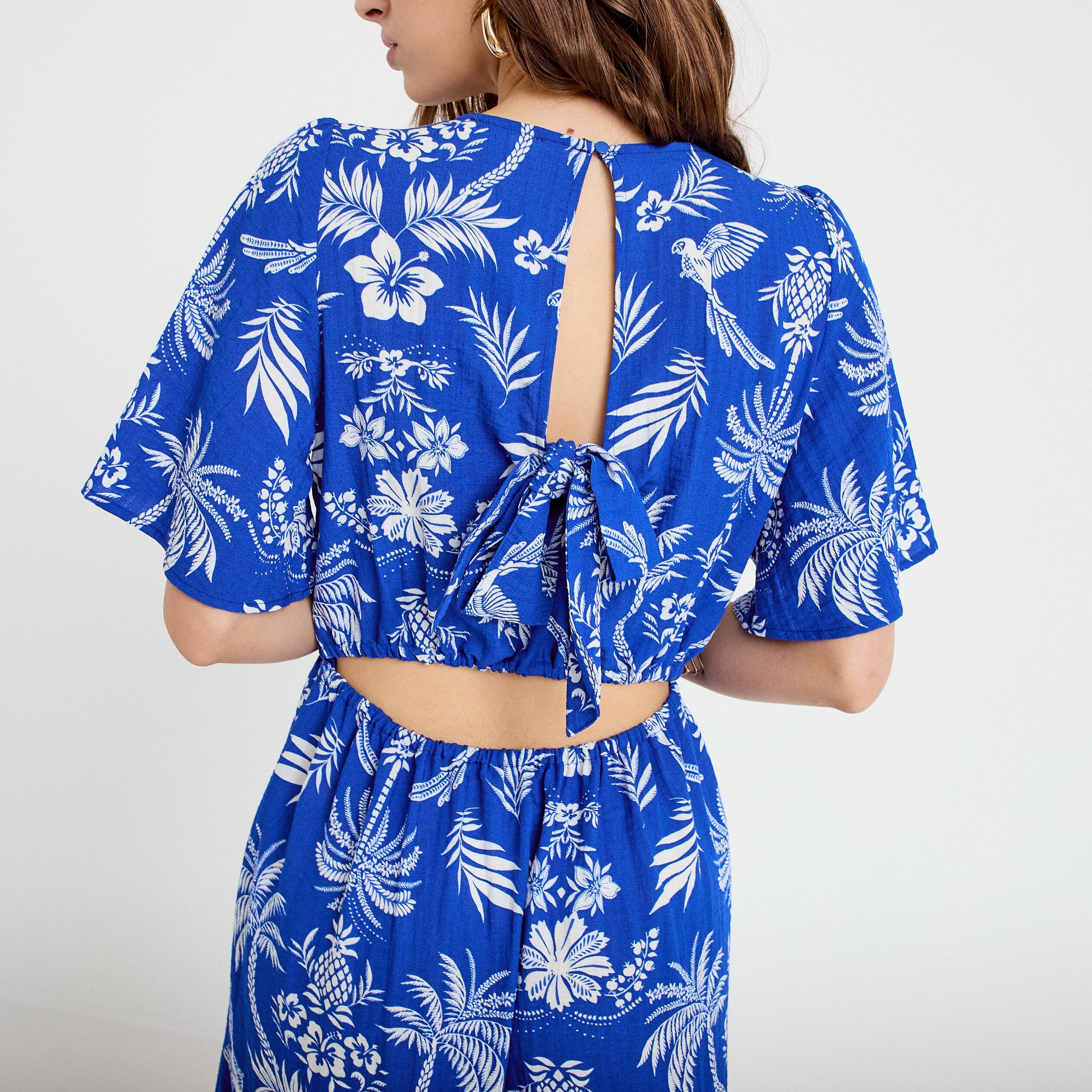 Robe &eacute;vas&eacute;e col v bleu roi femme