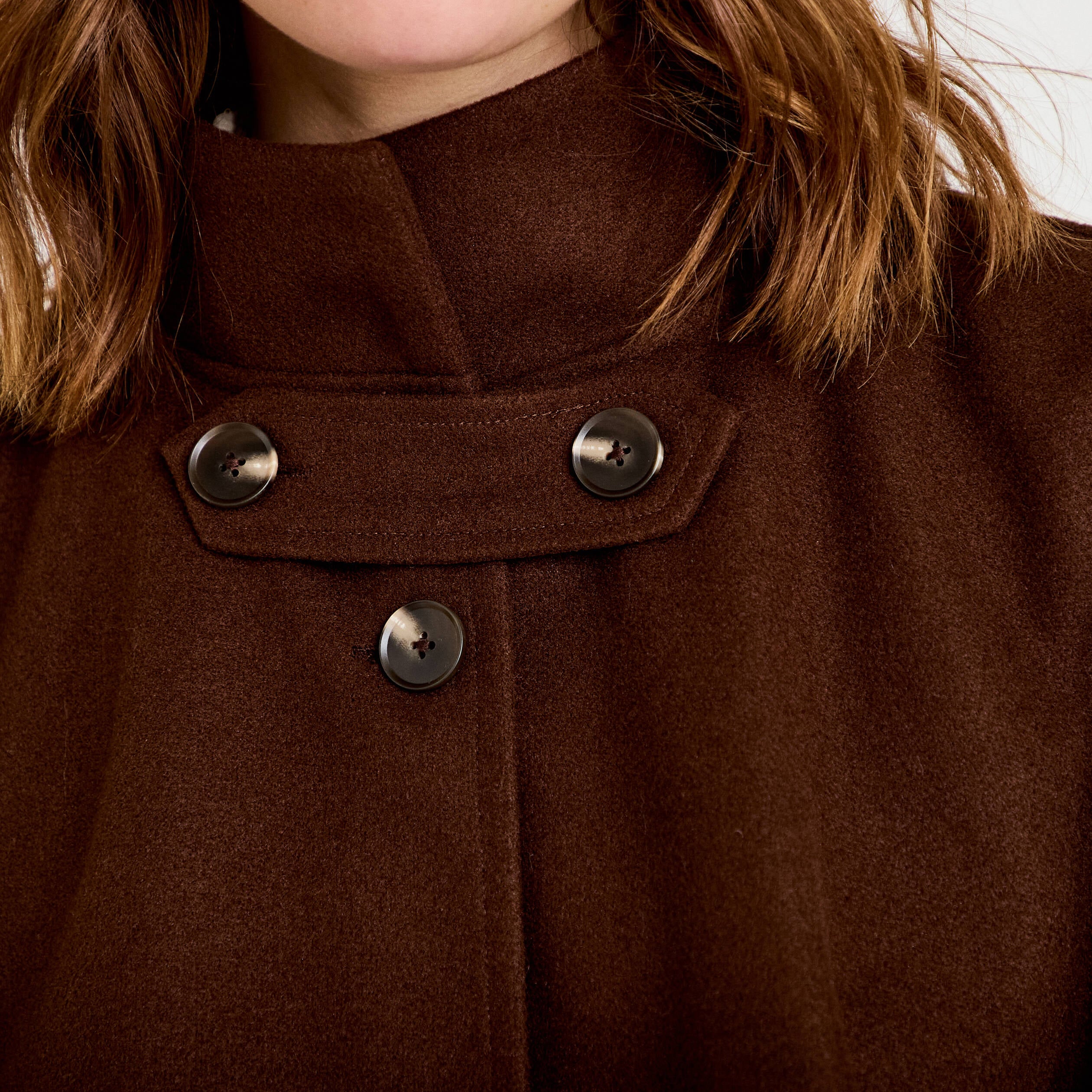 Poncho col am&eacute;ricain marron fonc&eacute; femme