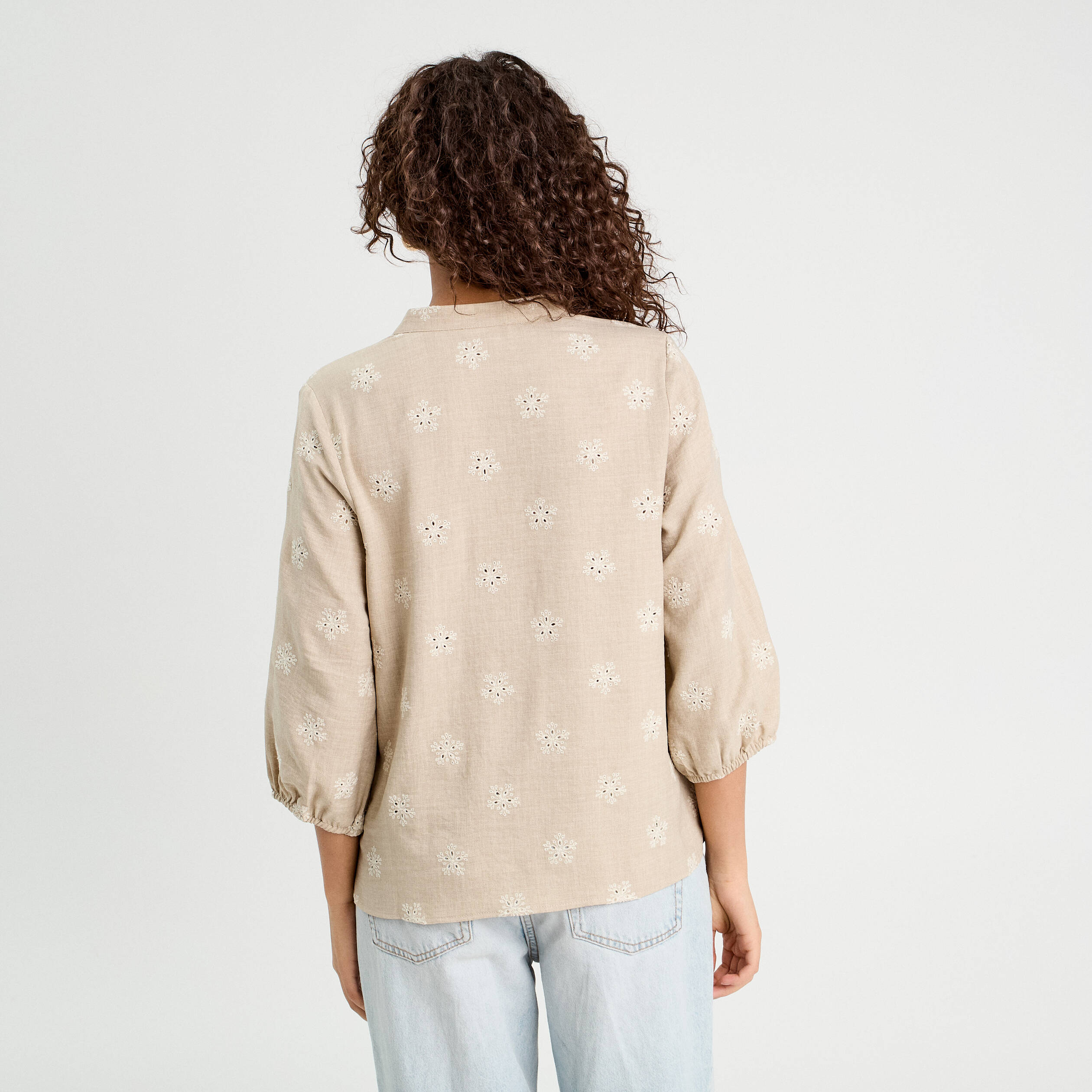 Blouse manches 3/4 brod&eacute;e taupe femme